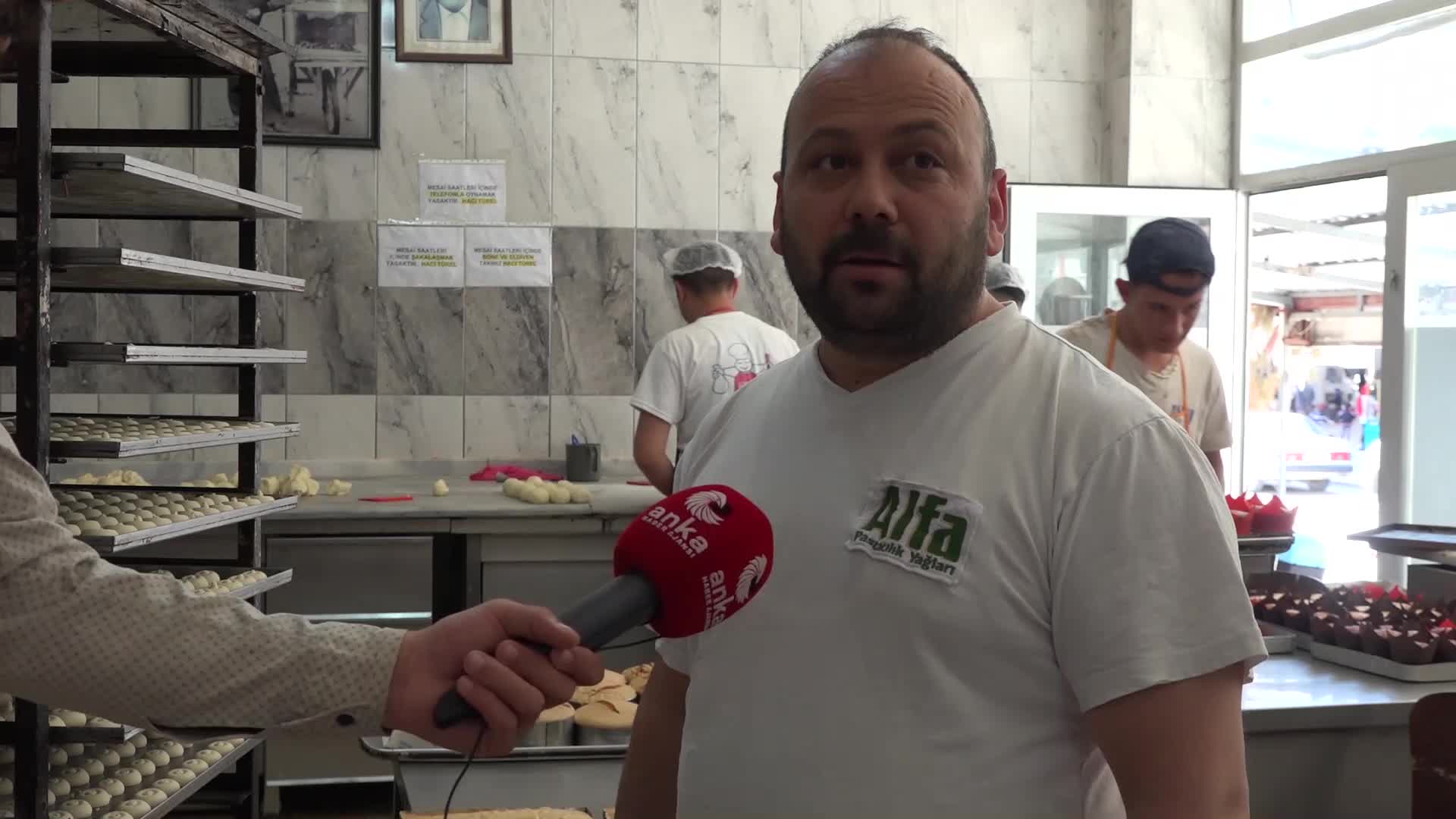 AKSARAYLI TATLICI: VATANDAŞ BİR ÖNCEKİ GÜNÜN TATLISINI İNDİRİMLİ ALMAYA ÇALIŞIYOR