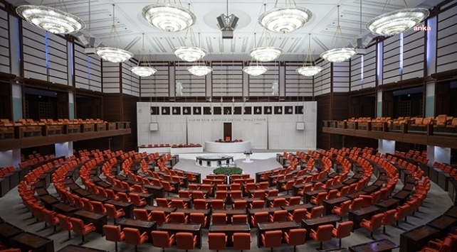 TBMM GENEL KURULU’NDA “FETÖ’CÜ” TARTIŞMASI ÇIKTI