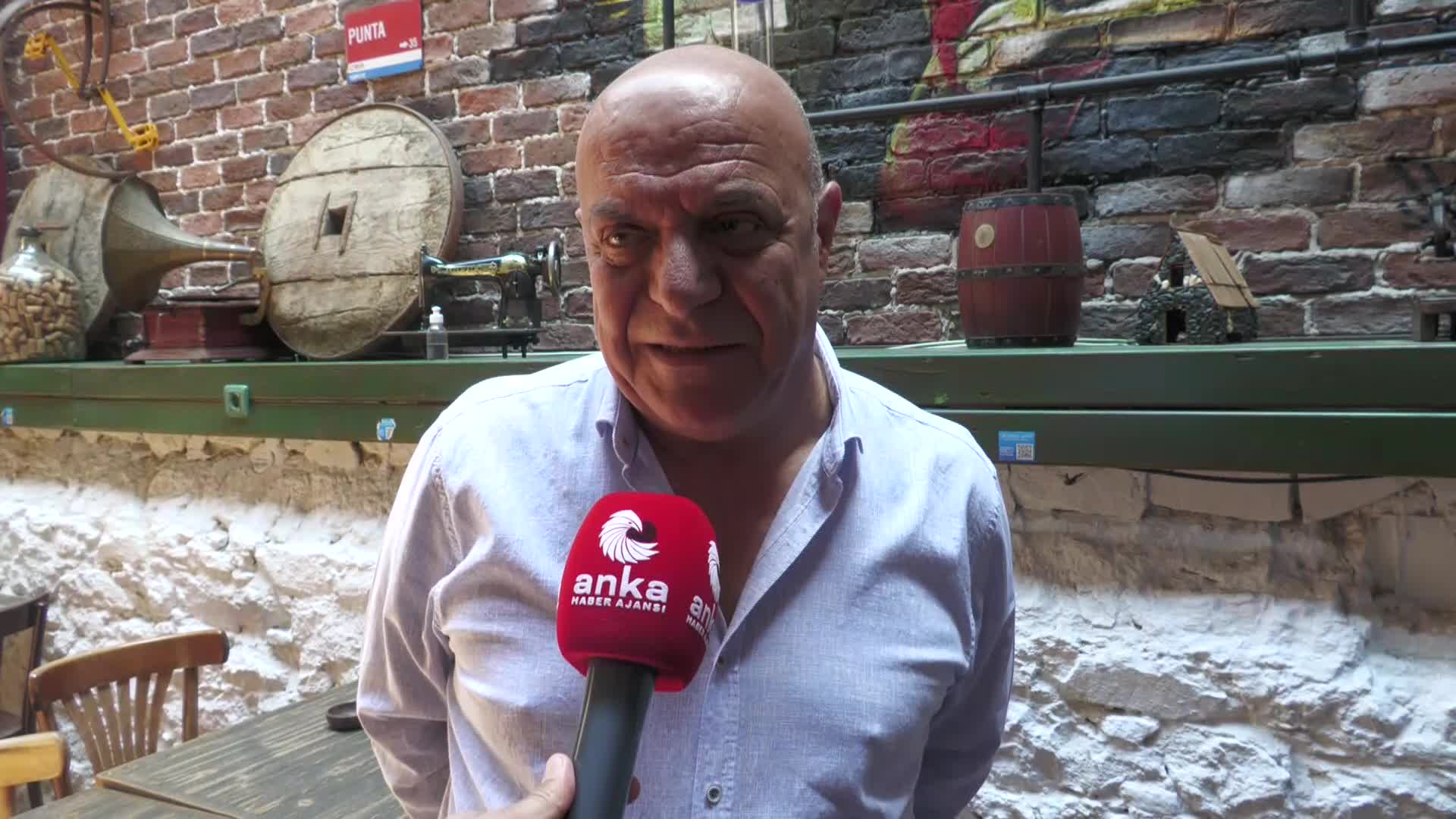 İZMİR'DEN 'MÜZİK YASAĞI' TEPKİSİ: "BİR SAATLİK ARTIŞ YETERSİZ, RUHSATTAKİ KAPANIŞ SAATİNE KADAR MÜZİK DEVAM ETMELİ"