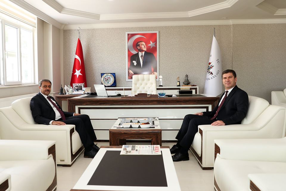 BURDUR VALİSİ HASAN ŞILDAK'TAN BELEDİYE BAŞKANI ERCENGİZ'E VEDA ZİYARETİ