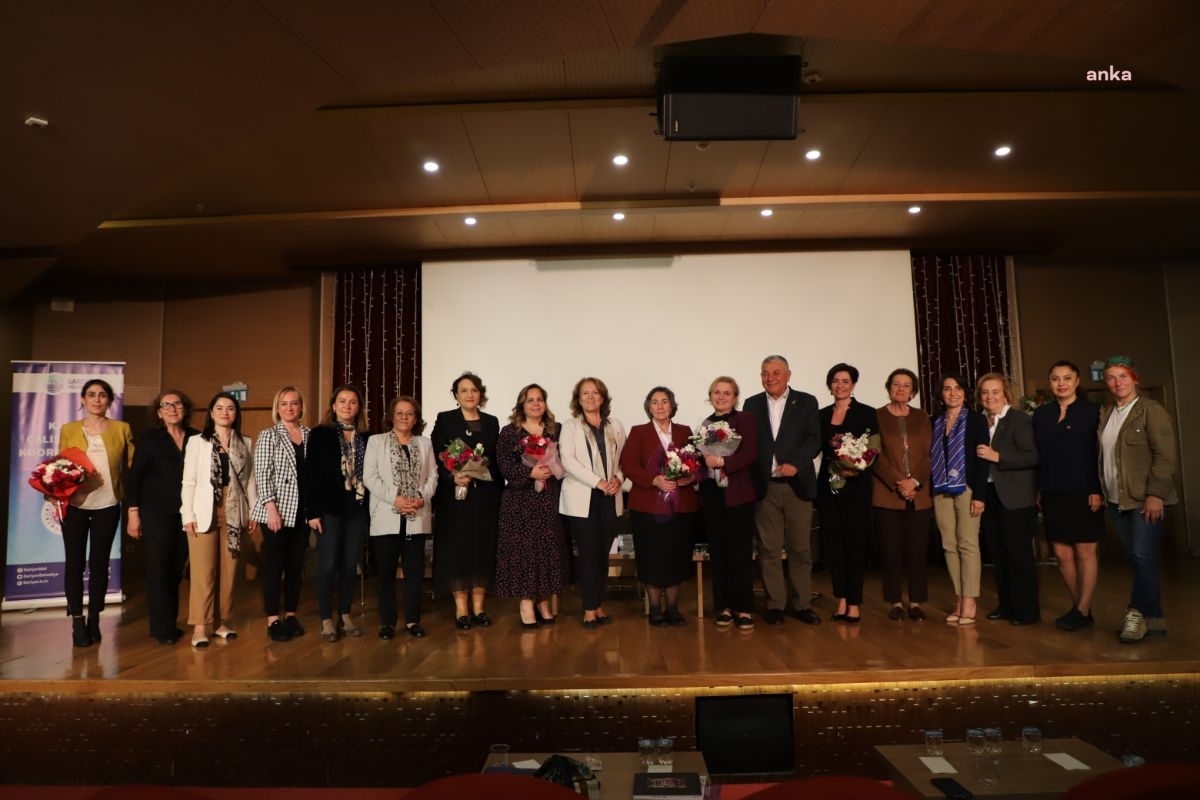 SARIYER BELEDİYESİ’NİN EV SAHİPLİĞİNDE "TÜRKİYE’DE KADIN OLMAK" KONFERANSI DÜZENLENDİ