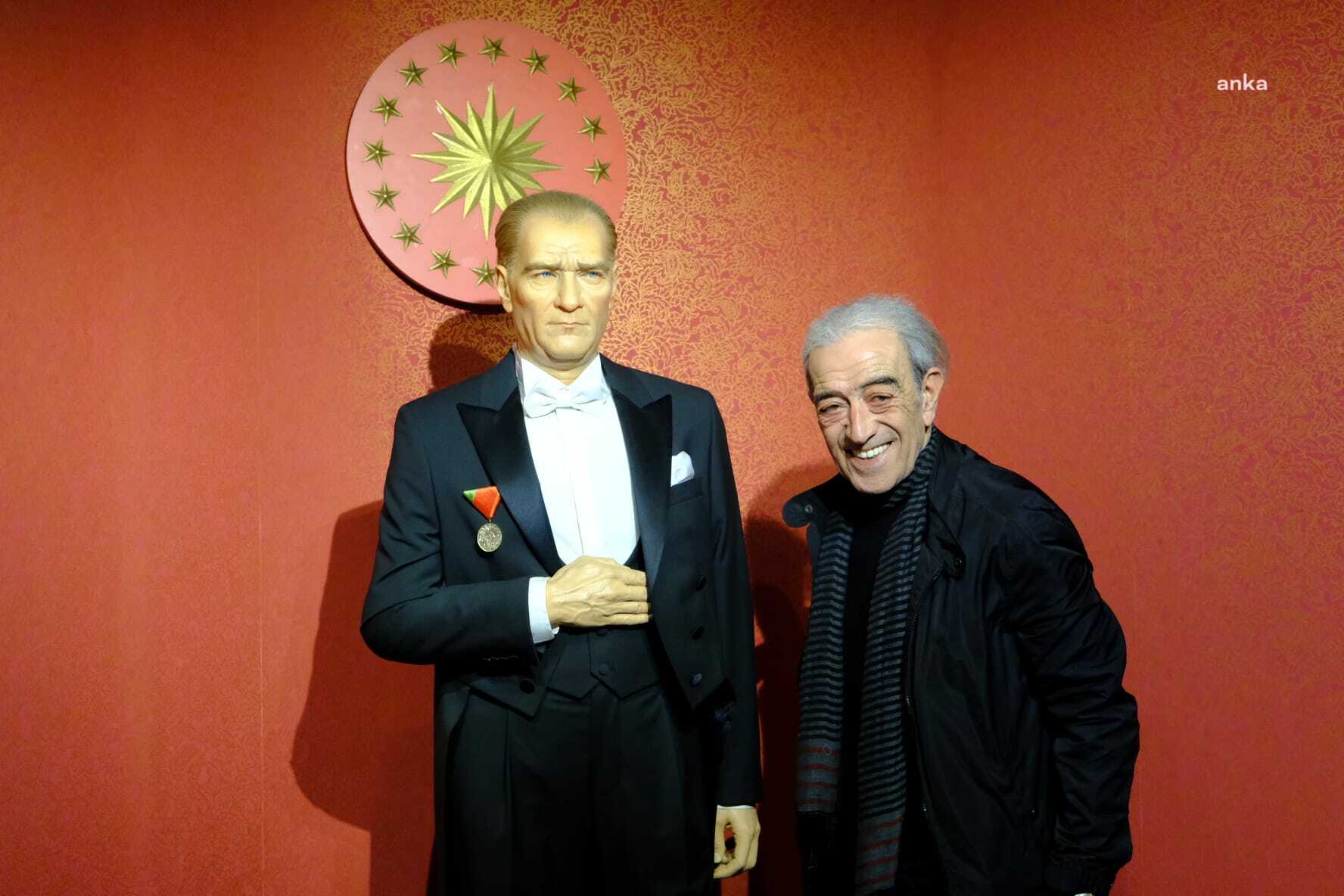 EDİP AKBAYRAM, YILMAZ BÜYÜKERŞEN BALMUMU HEYKELLER MÜZESİ’NE HAYRAN KALDI