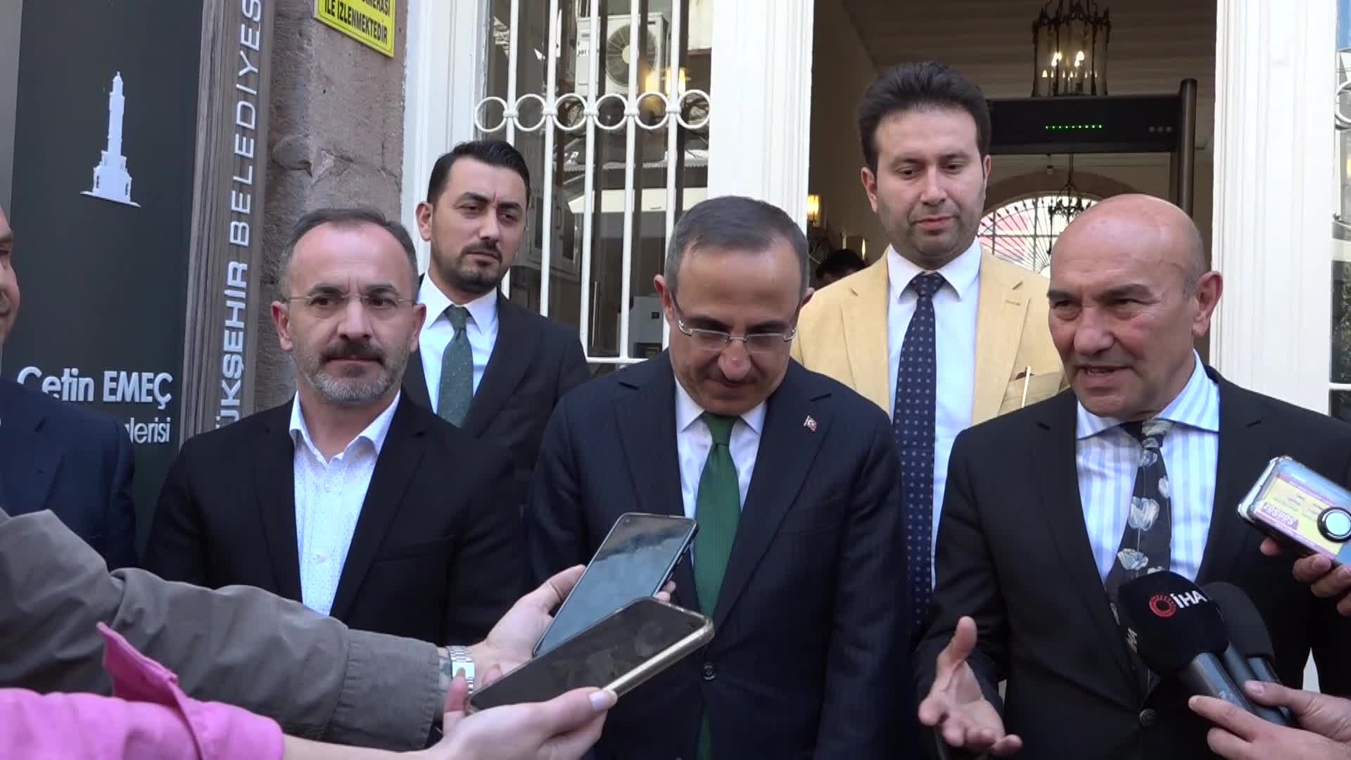 TUNÇ SOYER, AKP İZMİR İL BAŞKANI SÜREKLİ'Yİ KONUK ETTİ: "ÖNEMLİ OLAN MÜZAKERE MASASININ KURULMUŞ OLMASI"