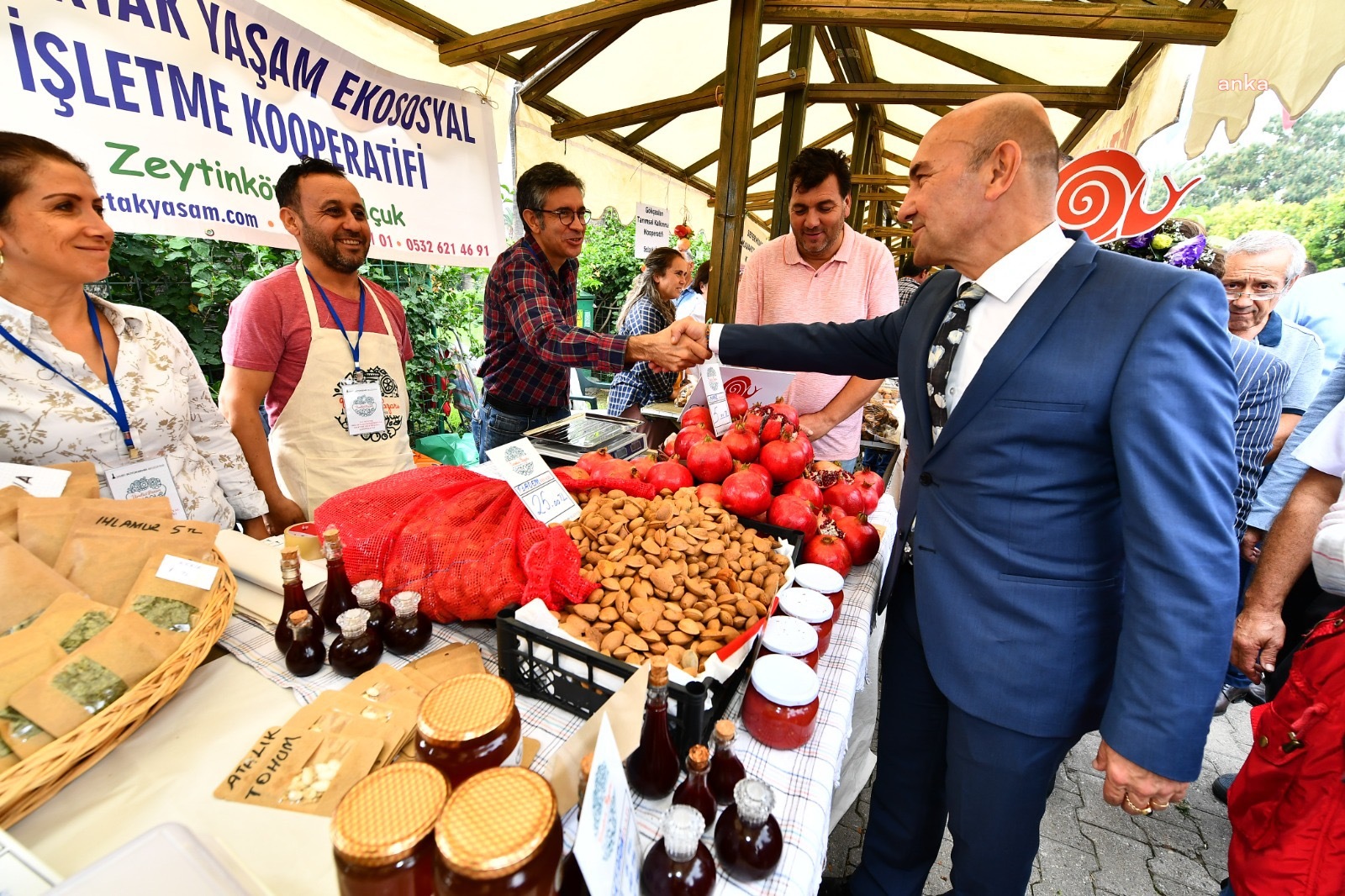 KIBRIS’IN YEREL LEZZETLERİ VE KÜLTÜREL ÜRÜNLERİ İZMİRLİLER İLE BULUŞUYOR