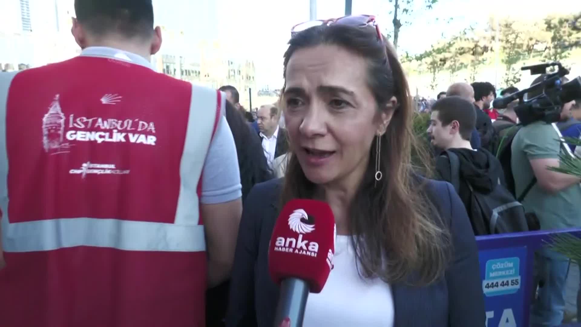 CHP’Lİ AKKUŞ İLGEZDİ’DEN “KAFTANCIOĞLU” TEPKİSİ: “İKTİDAR EN ÇOK DA KADINLARDAN KORKUYOR. KORKSUNLAR GERÇEKTEN”