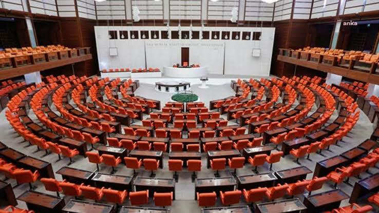 “KADINA VE SAĞLIK ÇALIŞANINA ŞİDDETLE MÜCADELE" KANUNU TBMM'DE KABUL EDİLDİ