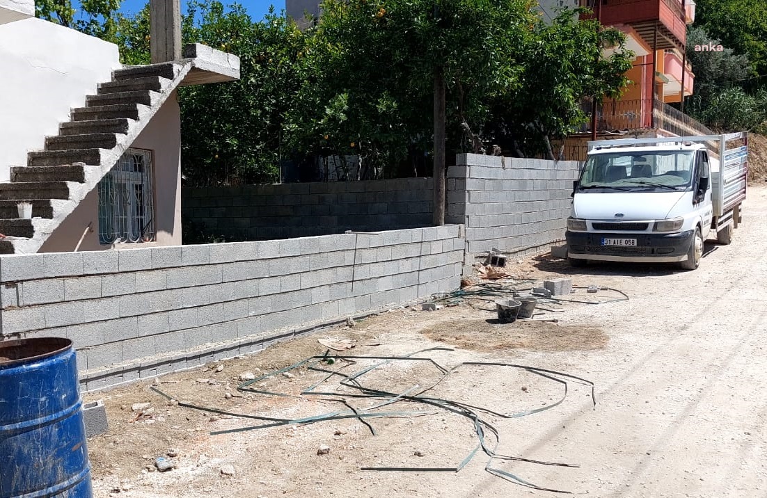 SAMANDAĞ BELEDİYESİ'NİN YOL BAKIM VE ONARIM ÇALIŞMALARI SÜRÜYOR