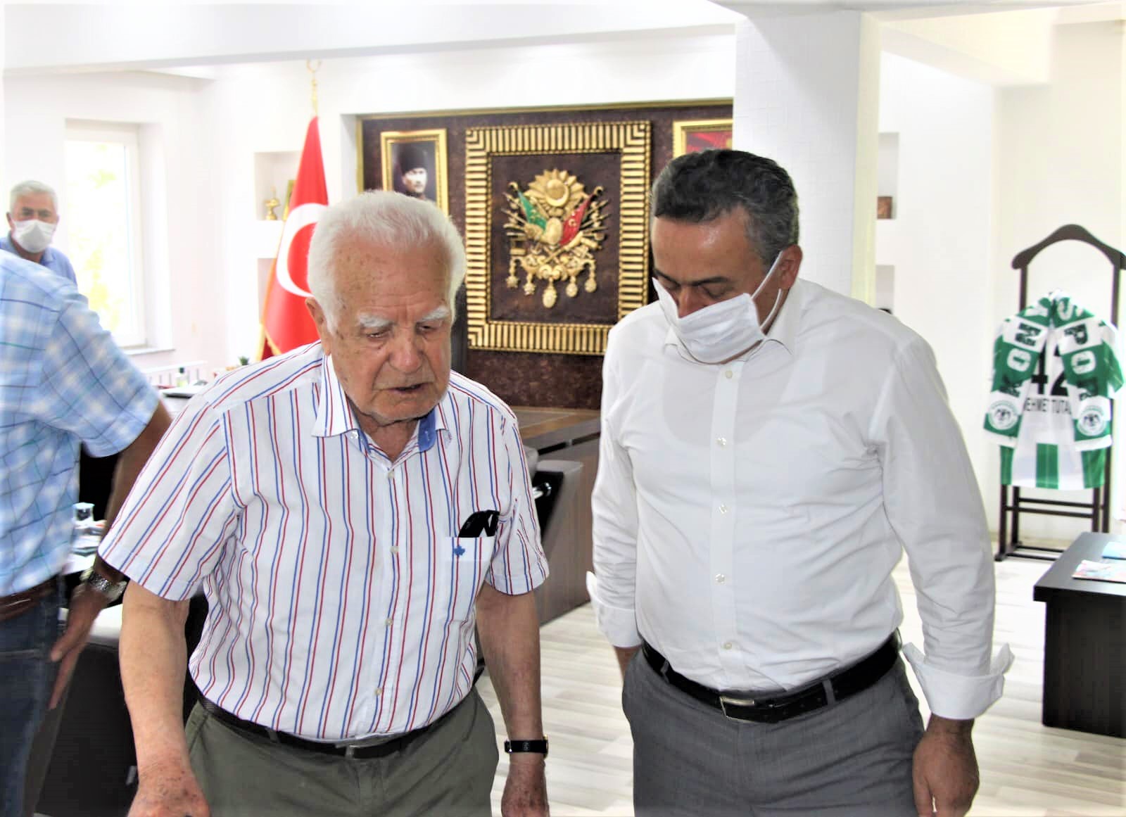 ESKİ BAŞKANLARDAN ATALAY, SEYDİŞEHİR BELEDİYE BAŞKANI TUTAL’I ZİYARET ETTİ