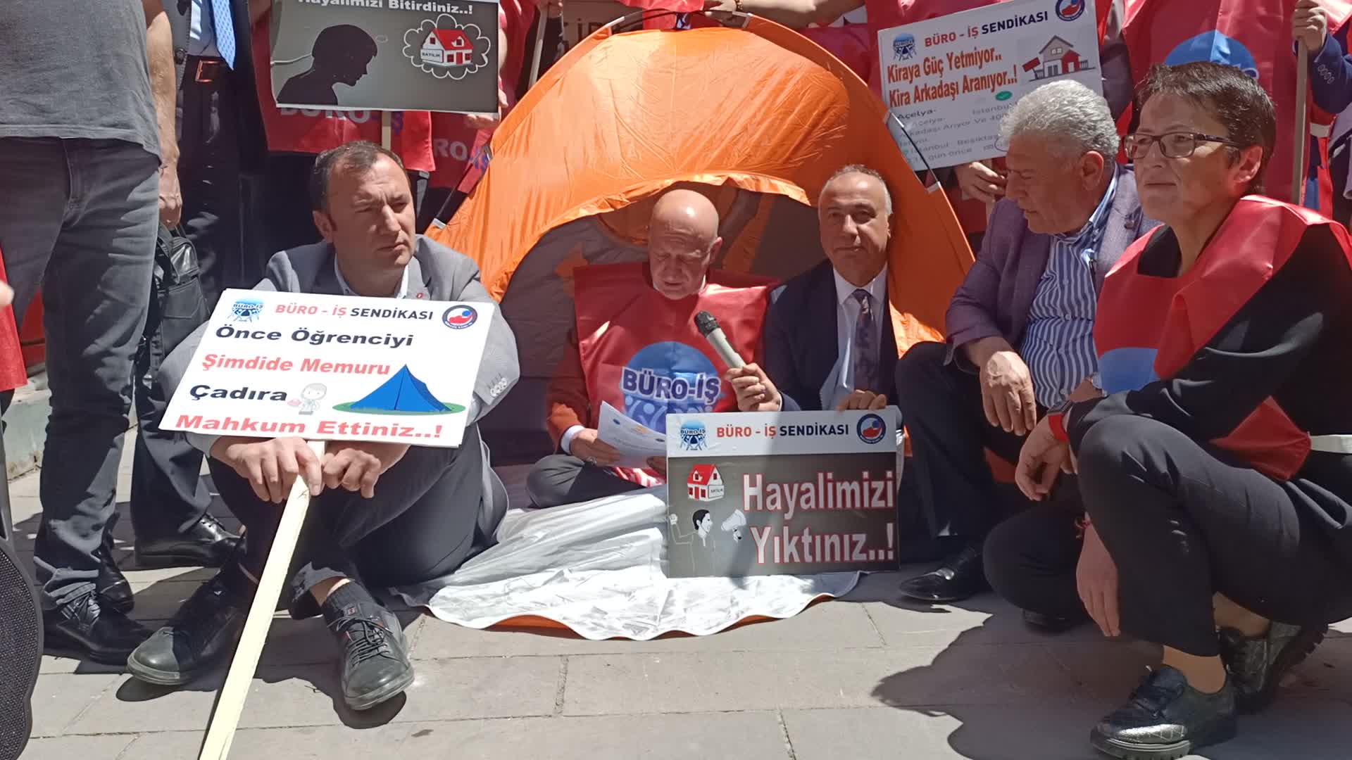 BÜRO-İŞ’TEN ARTAN KİRA FİYATLARINA ÇADIRLI PROTESTO: "BİR EV HAYALİMİZ VARDI ONU DA YIKTILAR"