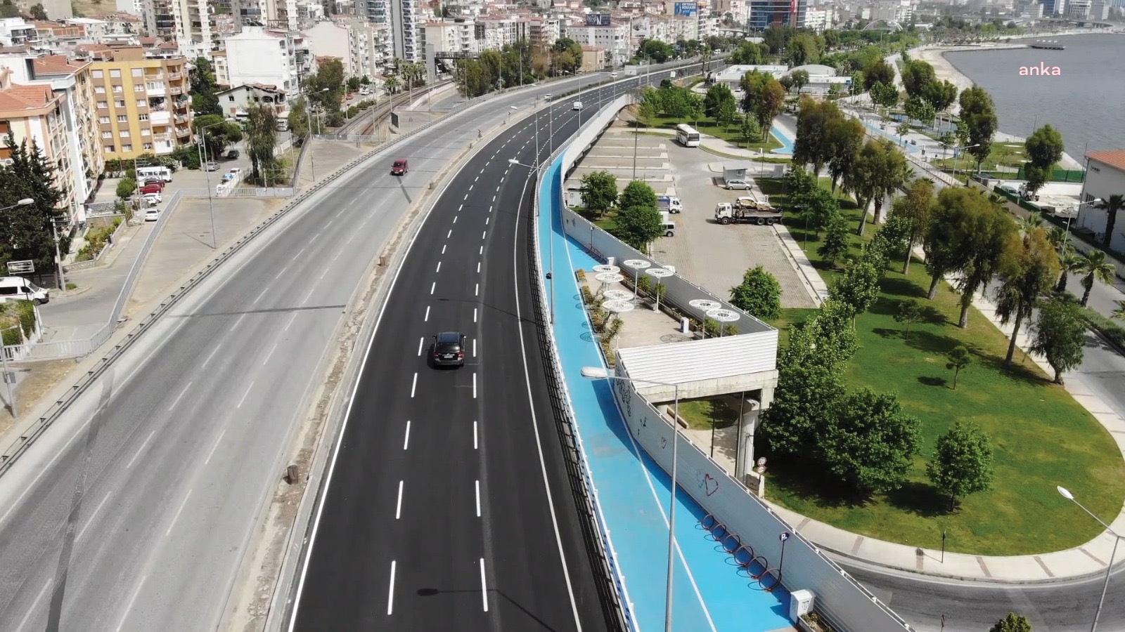 İZMİR'DE 3 YILDA YOLLAR İÇİN 3 MİLYAR 730 BİN TL YATIRIM YAPILDI