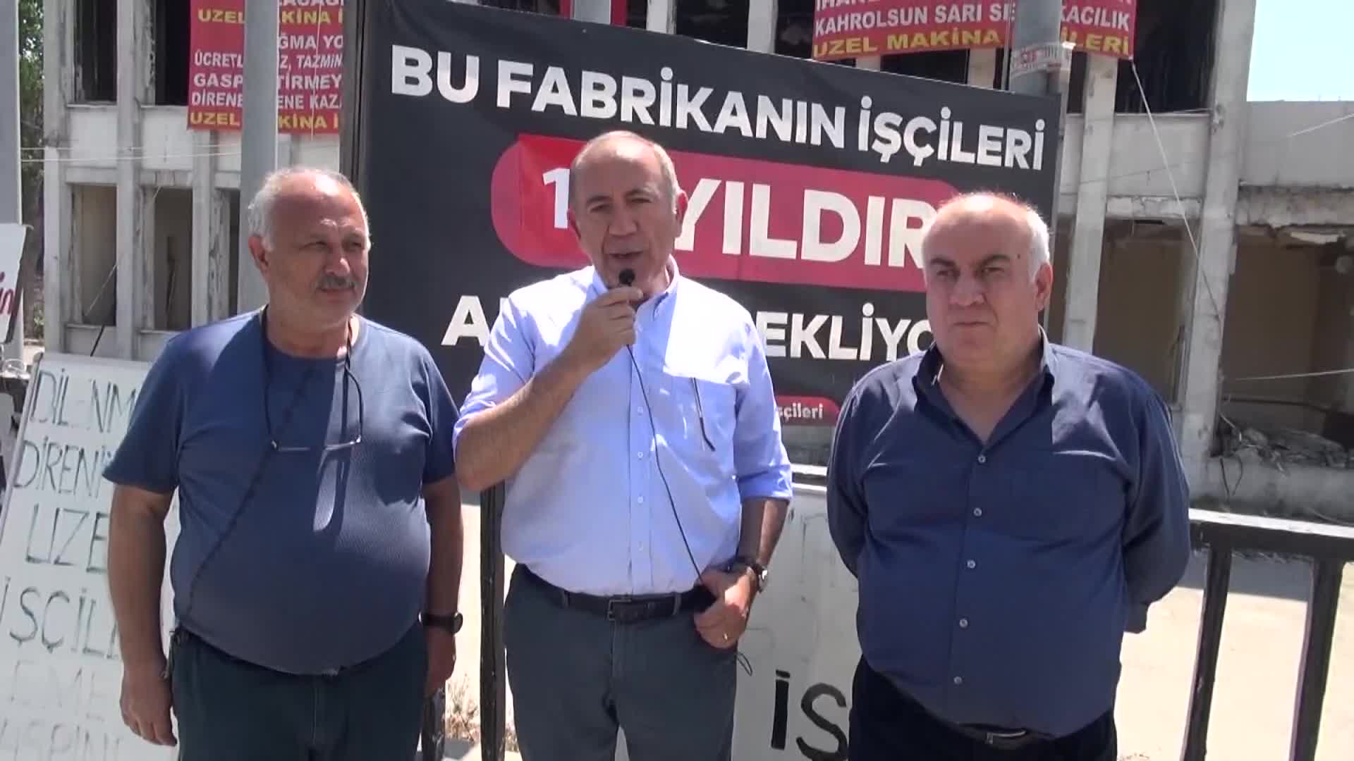İSTANBULLU SANAYİ ÇALIŞANI: TOST BİLE YİYEMİYORUZ. BİR TOST 25 LİRA. BOŞ TOST YİYORUZ. TOSTÇU BİZİ SEVİYOR, O YÜZDEN BİZE SALÇA SÜRÜYOR