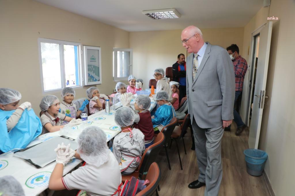 ODUNPAZARI BELEDİYE BAŞKANI KAZIM KURT’TAN ÇOCUKLARA SÜRPRİZ