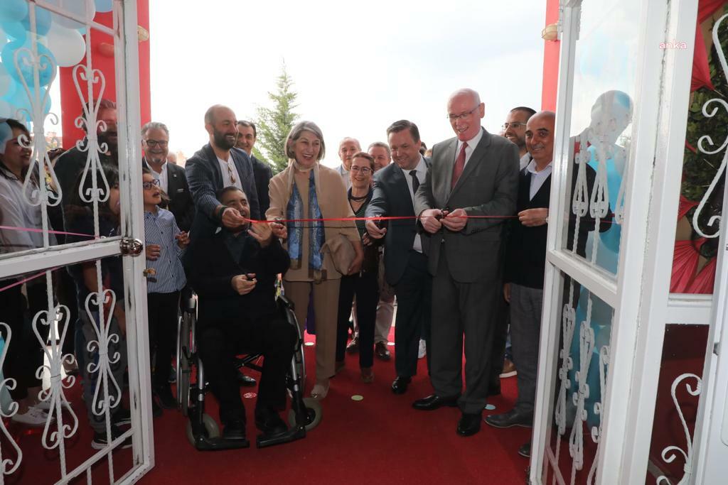 ODUNPAZARI’NDA NALAN KAYA GÜNDÜZ BAKIMEVİ VE KREŞİ AÇILDI