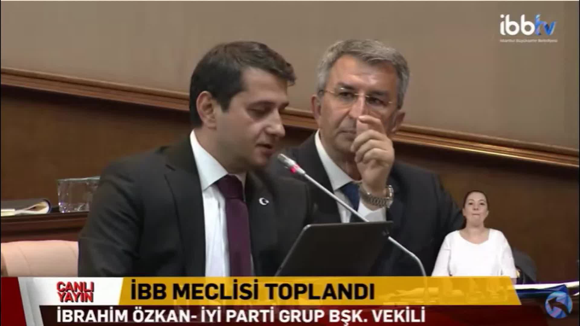 İBB MECLİSİ İYİ PARTİ GRUP BAŞKAN VEKİLİ ÖZKAN’DAN, “METROBÜSLERDEKİ YANGIN TÜPÜ İHALESİ” AÇIKLAMASI: “CUMHURBAŞKANI’NIN BİNMİŞ OLDUĞU ZIRHLI ARACIN CİHAZLARINI DA ÜRETİYOR”