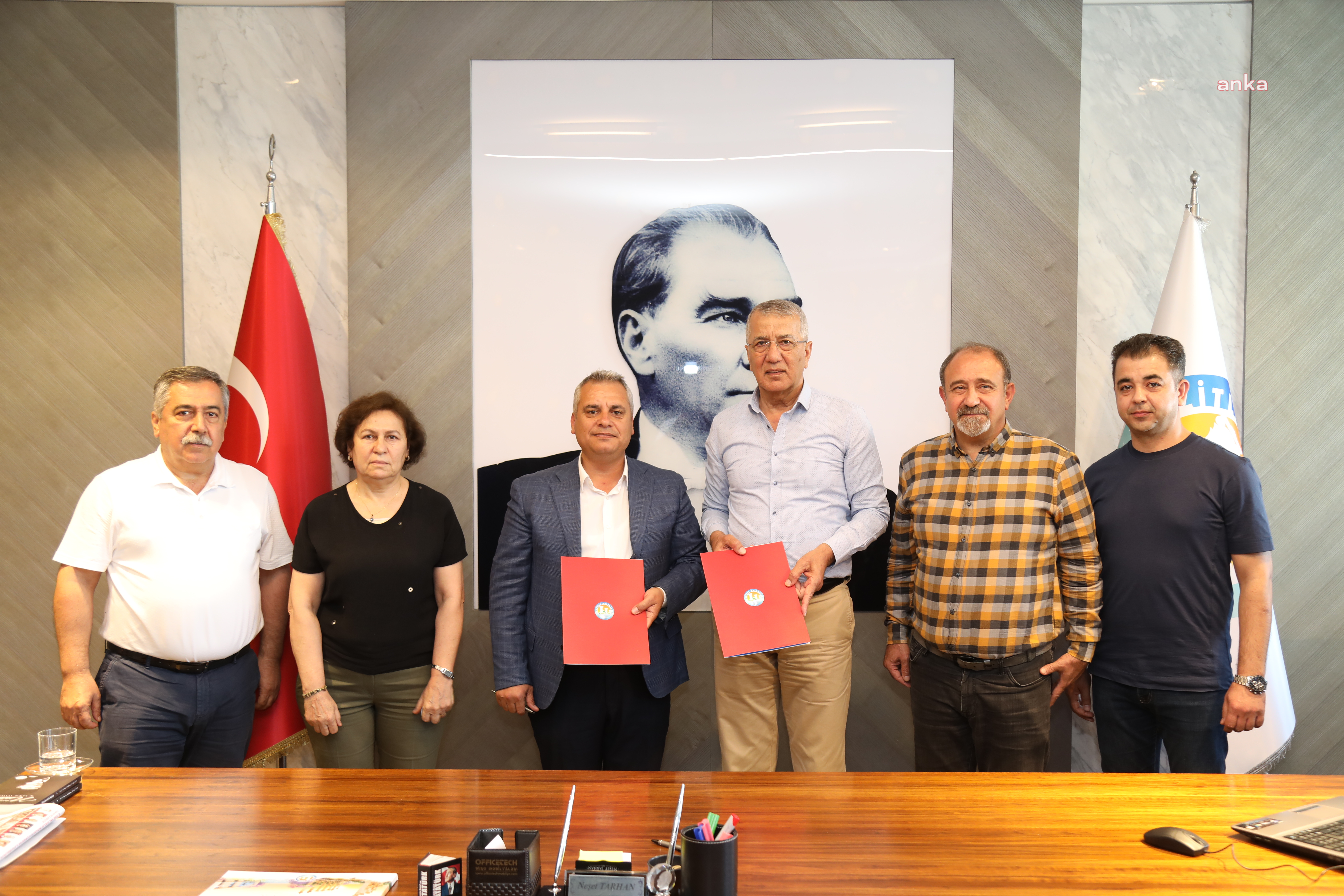 MEZİTLİ BELEDİYESİ'NDE TOPLU İŞ SÖZLEŞMESİ SEVİNCİ