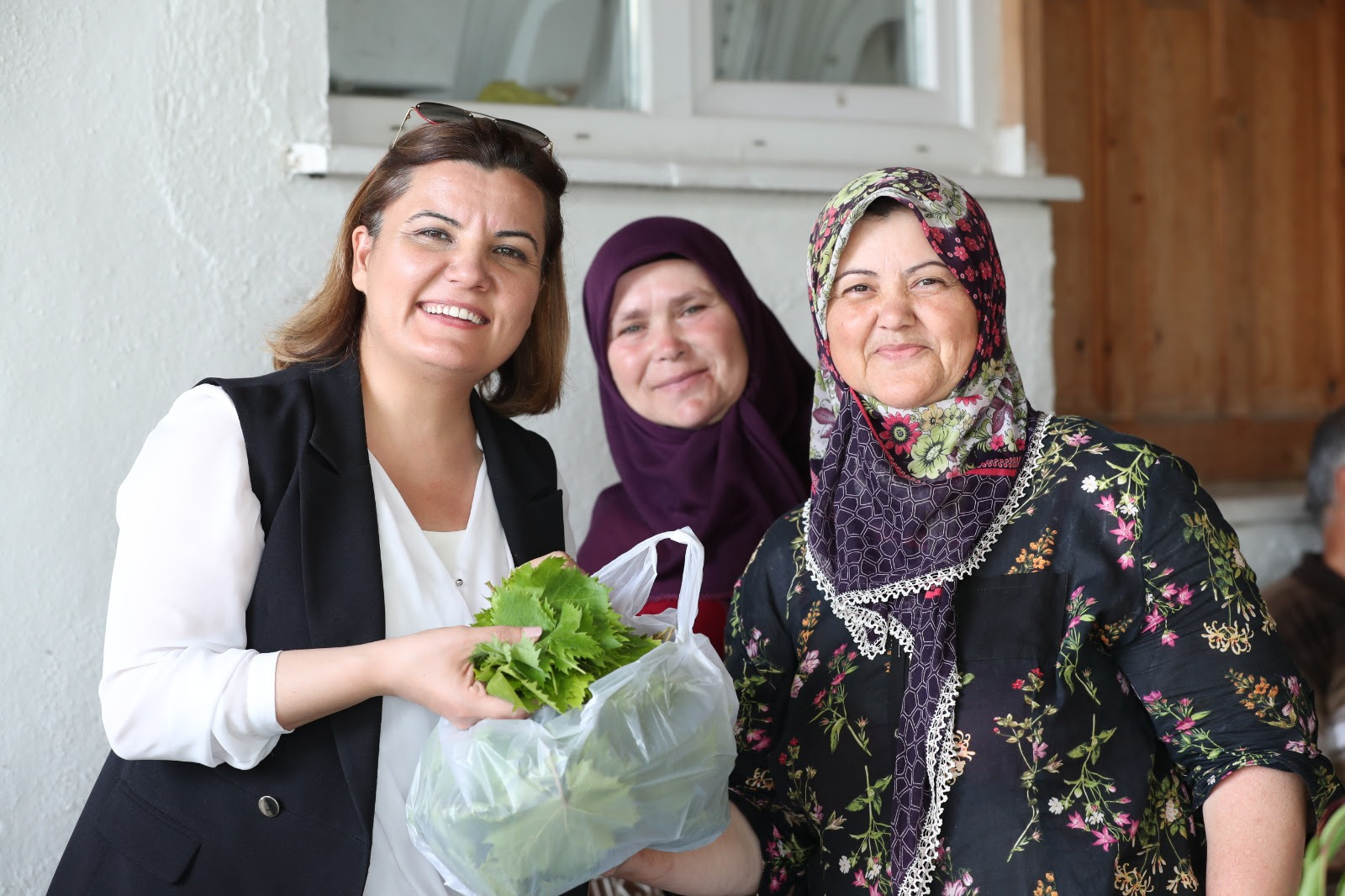 İZMİT KULFALLI KİRAZI VE ÜZÜMÜ ULUSAL PAZARA AÇILIYOR