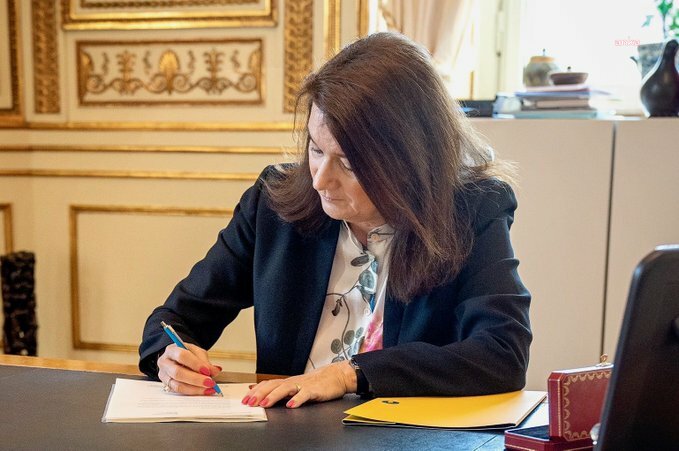 İSVEÇ DIŞİŞLERİ BAKANI ANN LİNDE, NATO’YA ÜYELİK BAŞVURUSUNU İMZALADIĞINI DUYURDU