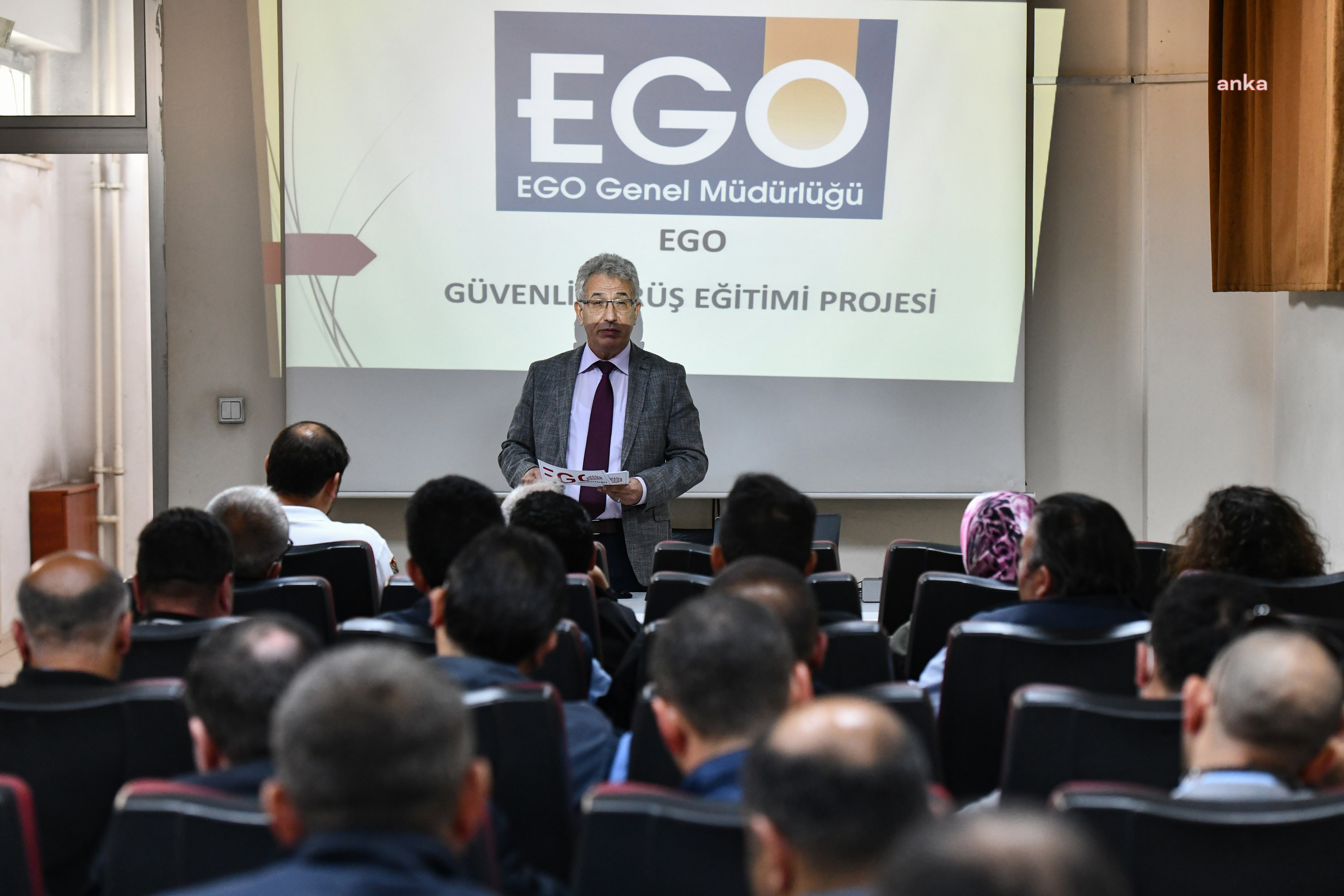 ANKARA BÜYÜKŞEHİR'DEN EGO ŞOFÖRLERİNE "GÜVENLİ SÜRÜŞ VE TRAFİK KURALLARI" EĞİTİMİ