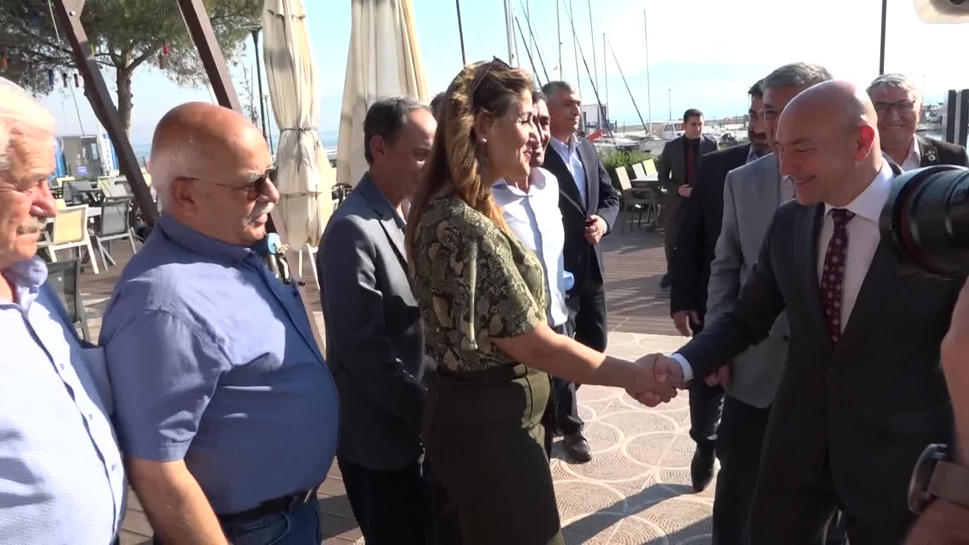 BAŞKAN SOYER MUHTARLARLA BULUŞTU: "BİZ DEMOKRASİNİN TEK ADAM SİSTEMİNE GÖRE DAHA İYİ OLDUĞUNU BİLDİĞİMİZ İÇİN MUHTARLARA İNANIYORUZ”