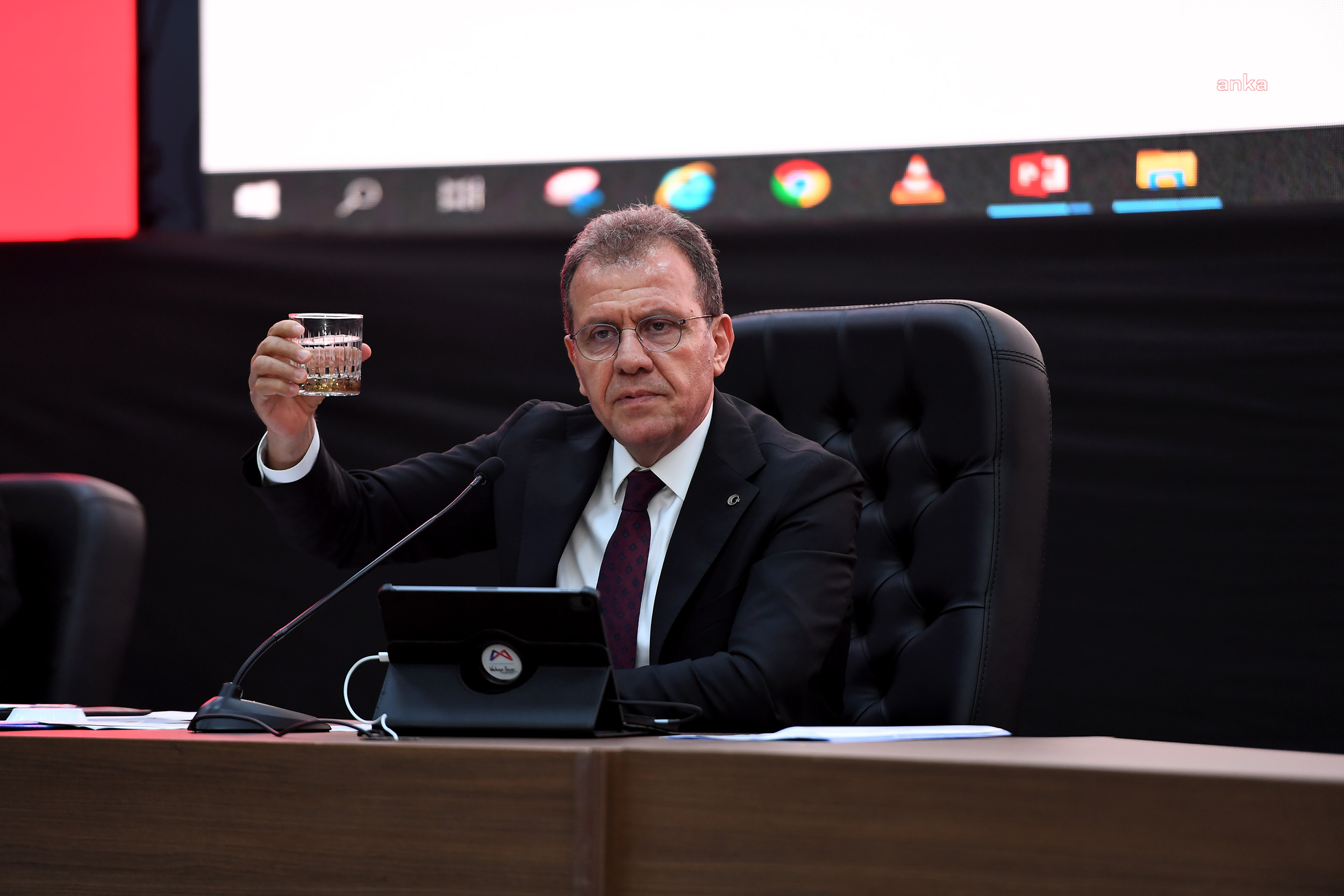 VAHAP SEÇER: “TEKSİN’E ‘TEKSİN GENÇ’ MODÜLÜNÜ EKLEDİK”