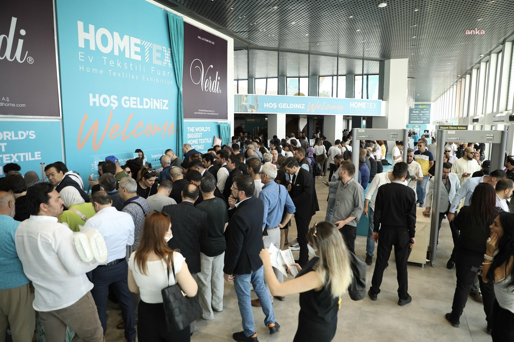 HOMETEX EV TEKSTİLİ FUARI KAPILARINI AÇTI: 1 MİLYAR DOLARLIK İŞ HACMİ HEDEFLENİYOR