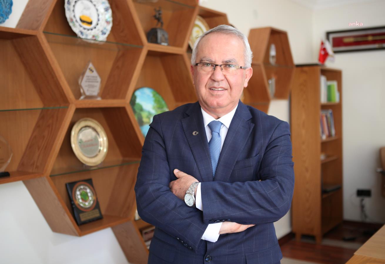 ARICILAR BİRLİĞİ BAŞKANI ŞAHİN: "İKLİM DEĞİŞİKLİĞİ VE PESTİSİT KULLANIMI ARI ÖLÜMLERİNE YOL AÇIYOR"