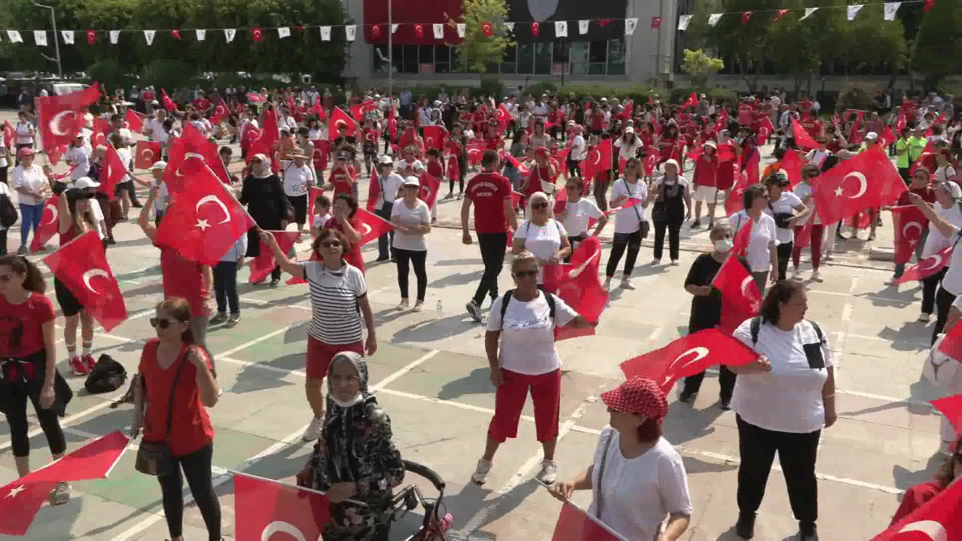MURATPAŞA'DA 19 MAYIS KUTLAMALARI SABAH SPORUYLA BAŞLADI