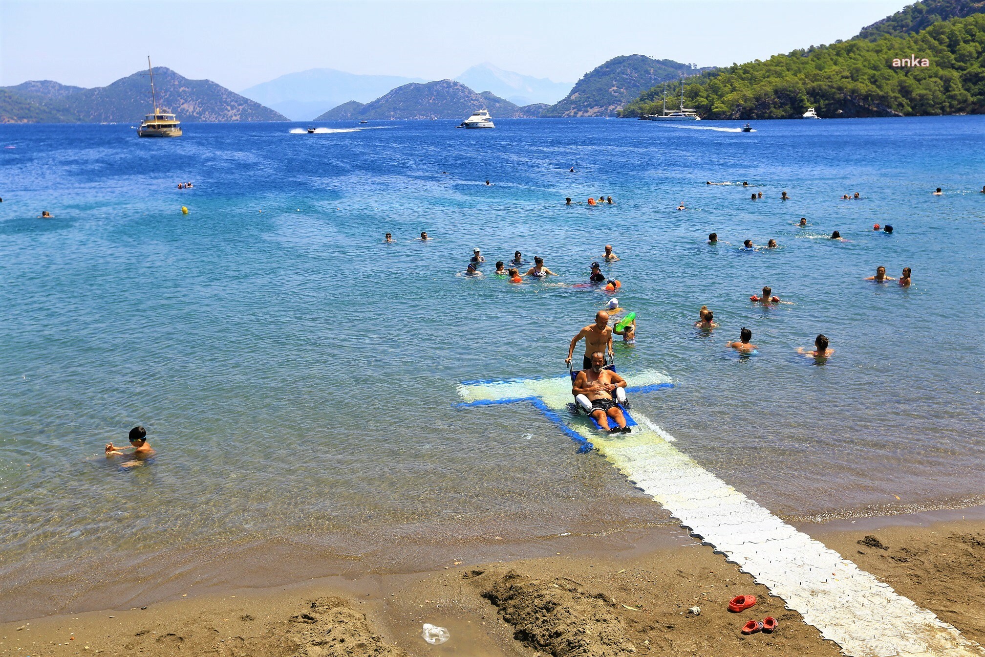 MUĞLA BÜYÜKŞEHİR İLE ENGELSİZ PLAJLAR ARTIYOR