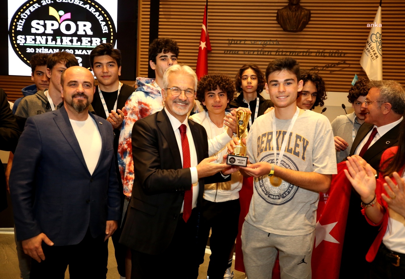 NİLÜFER'DE DÜZENLENEN KARDEŞ KENTLER BASKETBOL TURNUVASI’NDA DOSTLUK KAZANDI