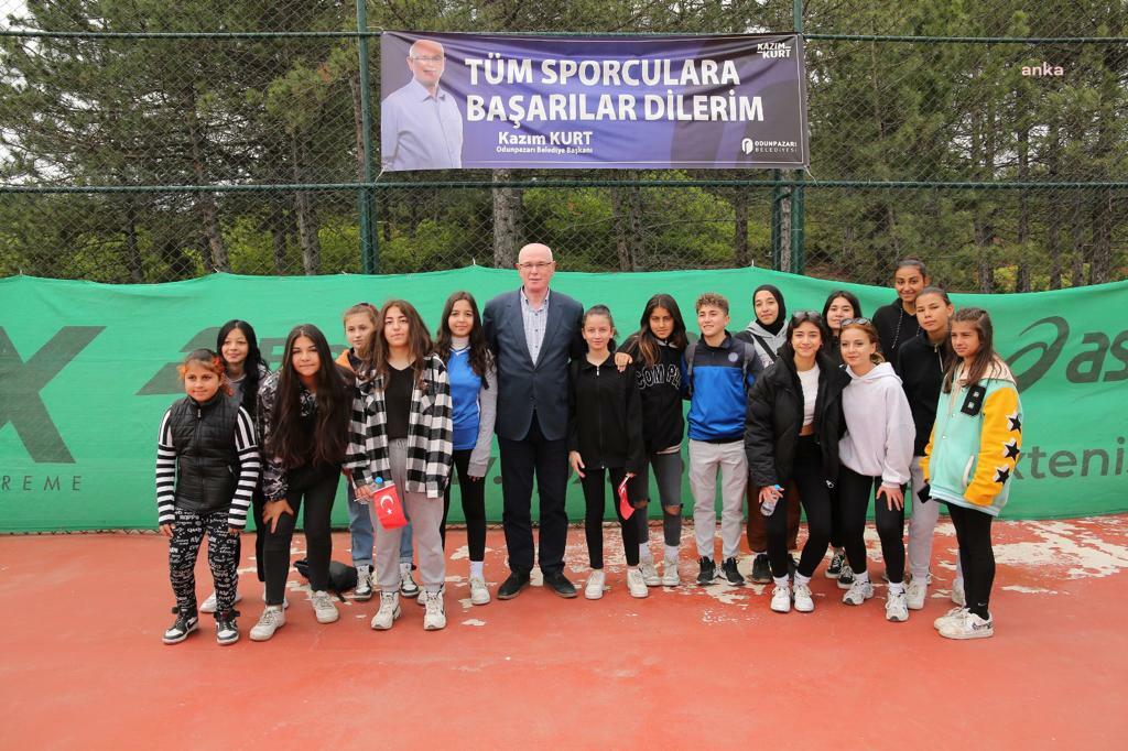 ODUNPAZARI'NDA ATA’YA SAYGI YÜRÜYÜŞÜ