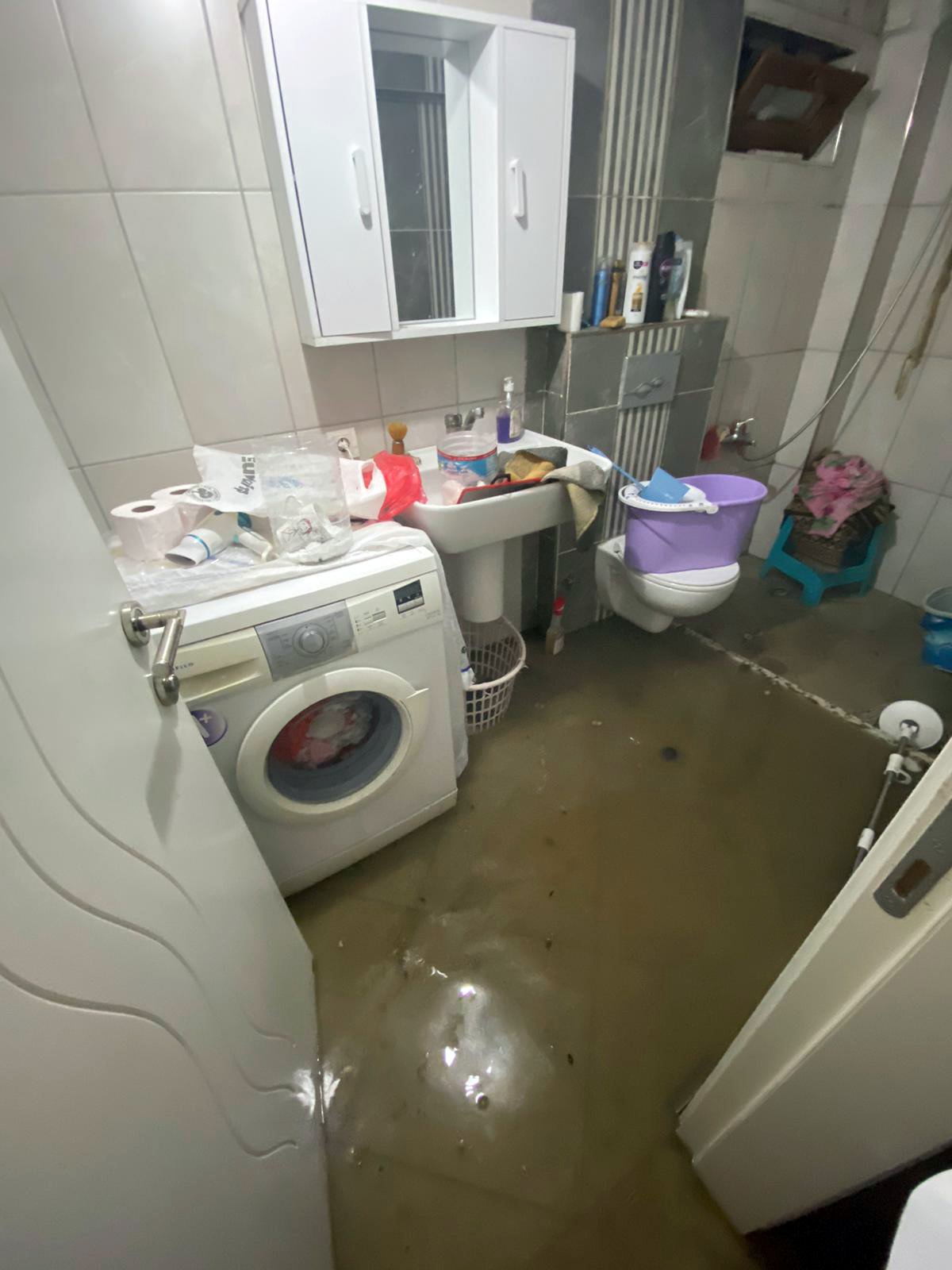 YENİMAHALLE’DEN SEL MAĞDURLARINA YARDIM ELİ
