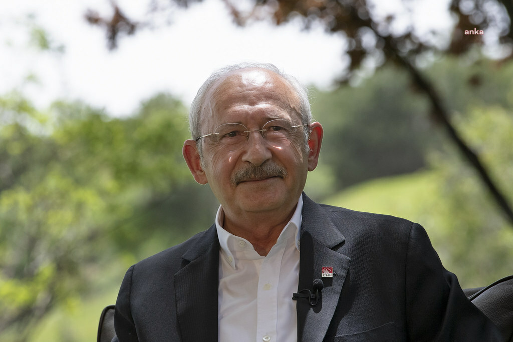 KILIÇDAROĞLU, ŞAMPİYON KADIN BOKSÖRLERİ TEBRİK ETTİ