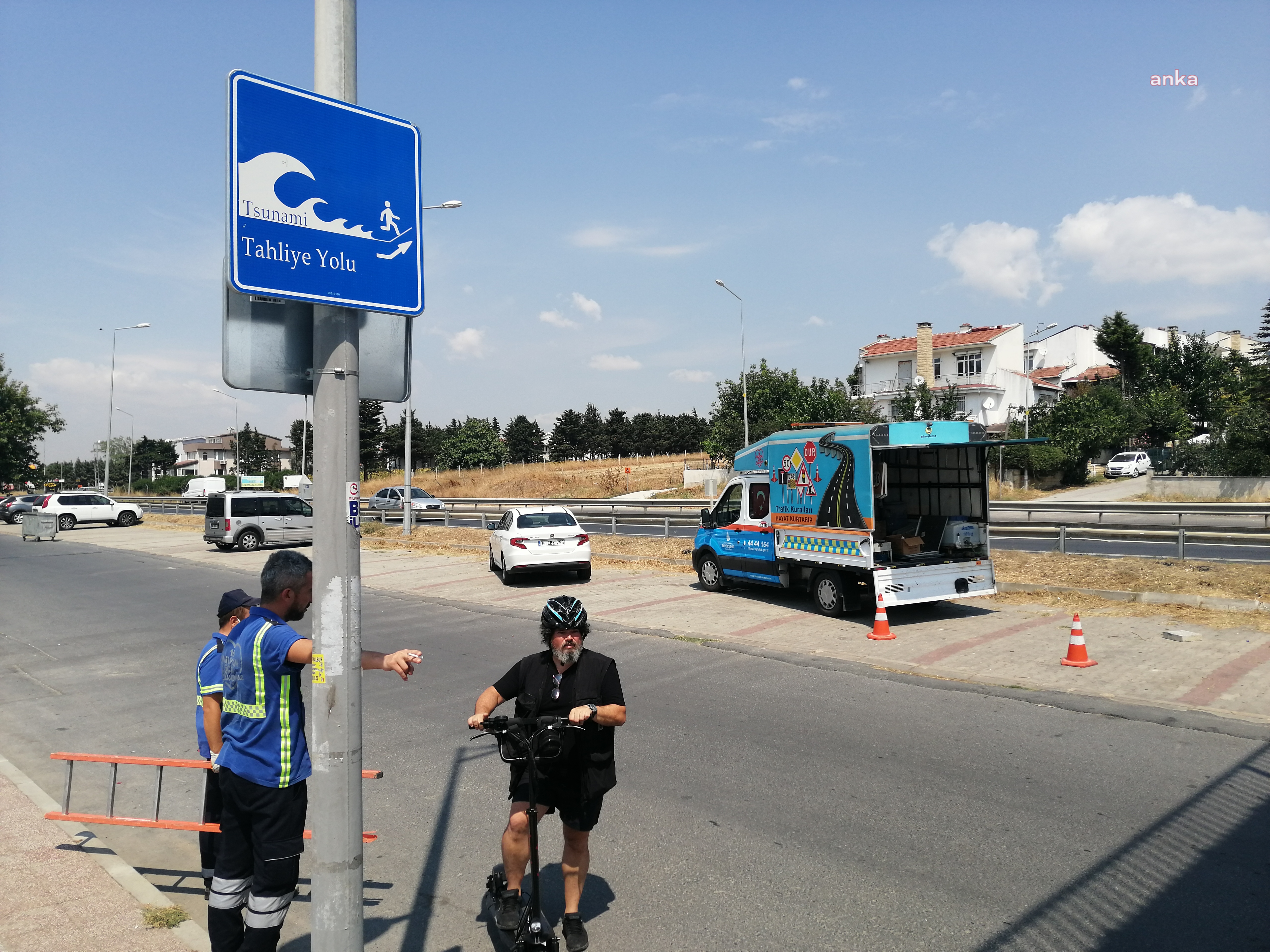 İSTANBUL'UN MARMARA'YA KIYISI BULUNAN 17 İLÇESİNE 100 TSUNAMİ TABELASI KONULACAK