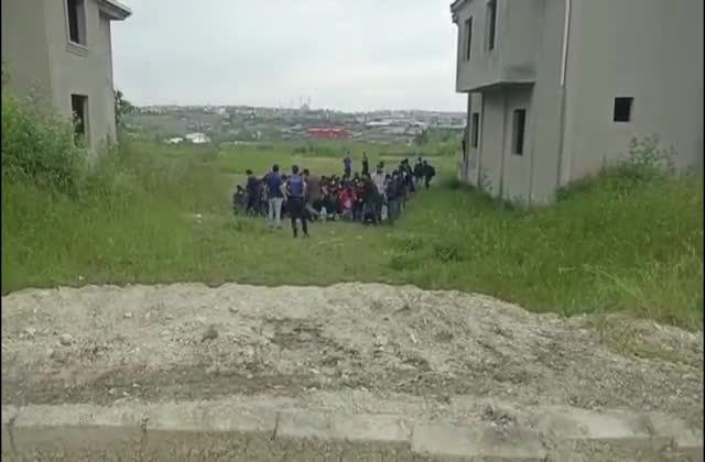 İSTANBUL'DA 199 GÖÇMEN YAKALANDI