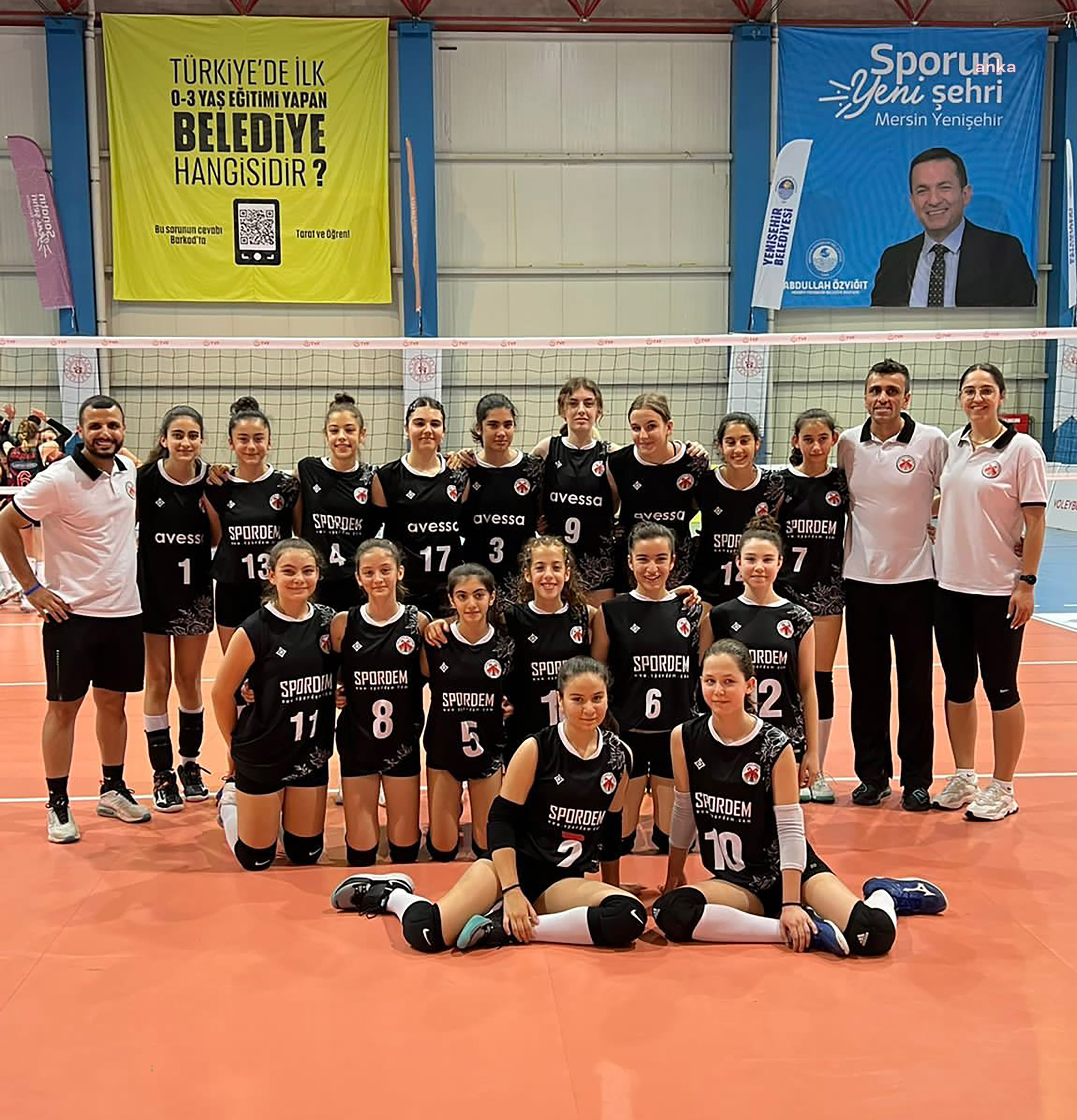 KIRKGÖZ DÖŞEMEALTI VOLEYBOL TAKIMI YARI FİNALDE