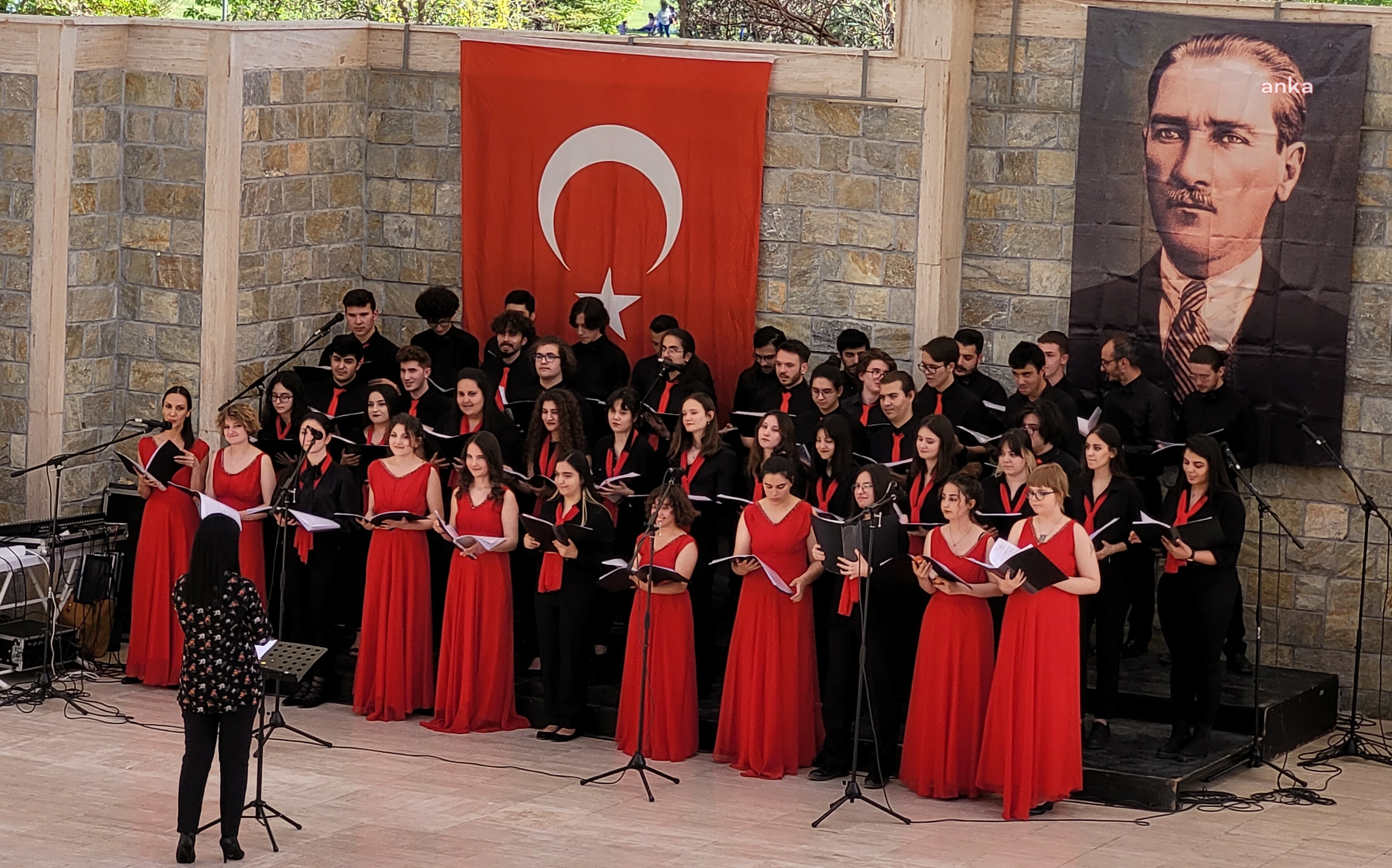 SAZOVA’DA COŞKULU 19 MAYIS KONSERİ