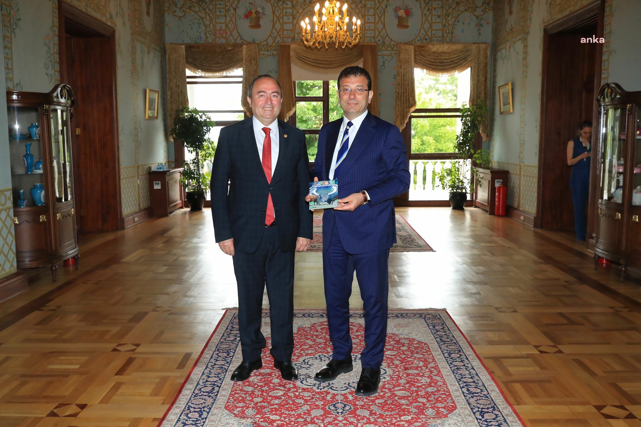 ARTVİN BELEDİYE BAŞKANI ELÇİN, İBB BAŞKANI İMAMOĞLU’NU ZİYARET ETTİ