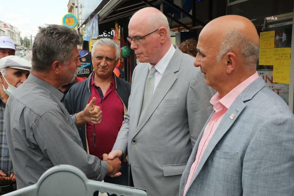 ODUNPAZARI BELEDİYE BAŞKANI KURT BÜYÜKDERE MAHALLESİNDE ESNAFI VE VATANDAŞI DİNLEDİ