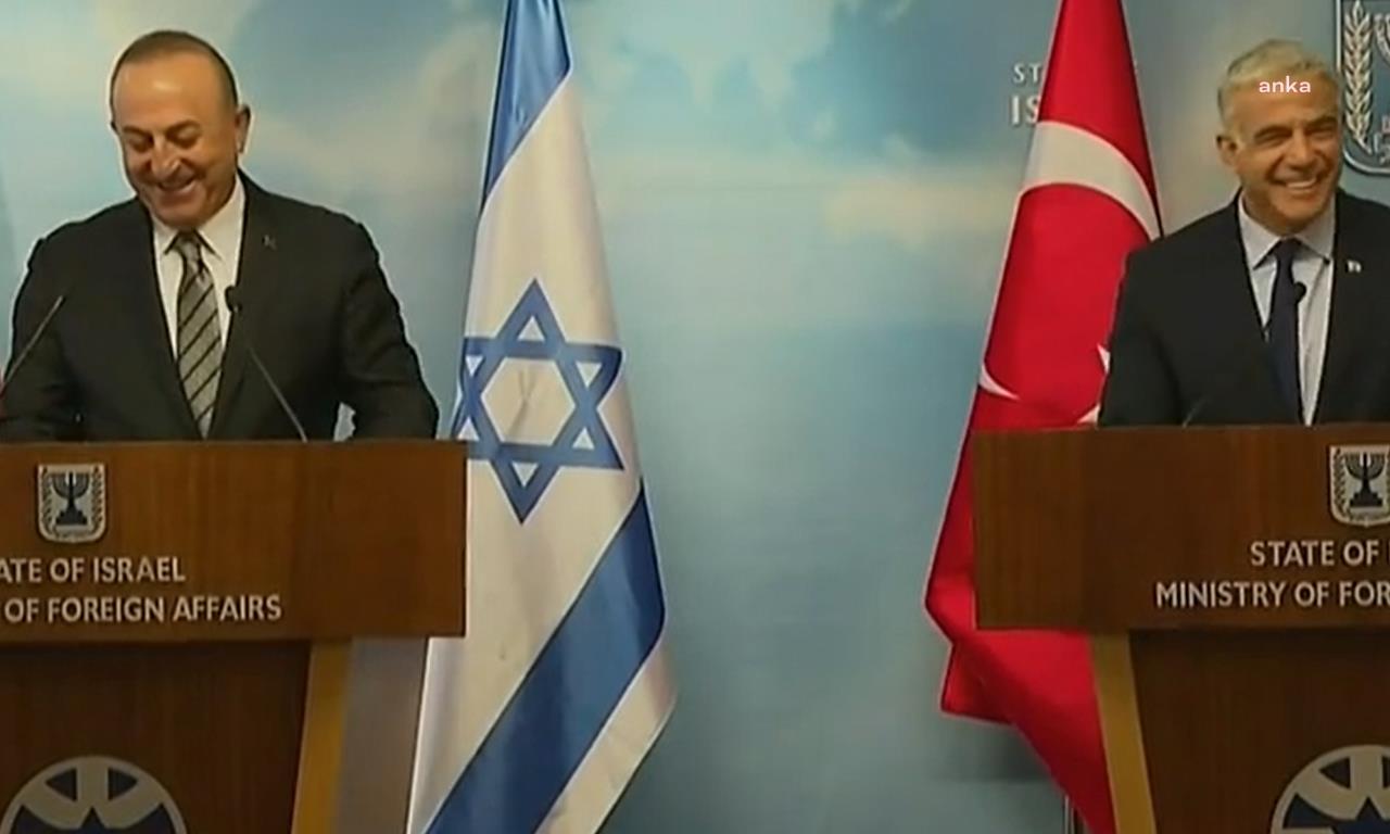 İSRAİLLİ MEVKİDAŞI İLE GÖRÜŞEN ÇAVUŞOĞLU: "FARKLILIKLARIMIZA RAĞMEN SÜRDÜRÜLEBİLİR DİYALOG BÖLGEMİZDEKİ BARIŞ AÇISINDAN FAYDALI OLACAKTIR"