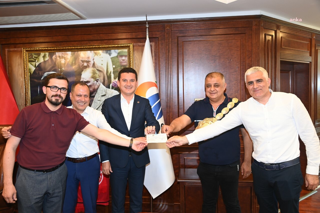KUMLUCA YAĞLI PEHLİVAN GÜREŞLERİ’NİN 4. KEZ AĞALIĞINI YAPACAK İŞ İNSANI NİYAZİ ÇİFTÇİ’YE ALTIN KEMER