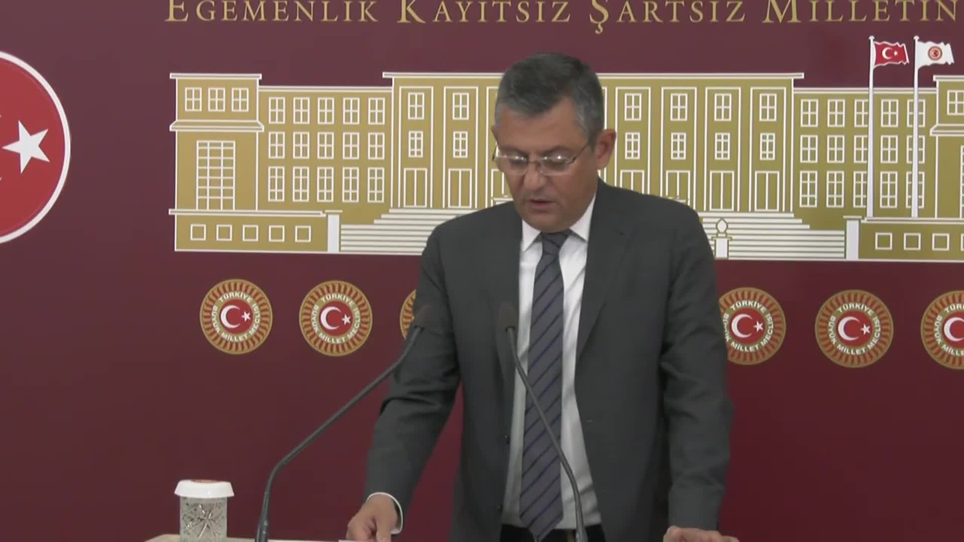 ÖZGÜR ÖZEL: GENEL BAŞKANIMIZ BİR KAÇIŞ PLANINDAN BAHSETTİ VE İKTİDAR PARTİSİNDE MÜTHİŞ BİR PANİK HAVASI BAŞLADI