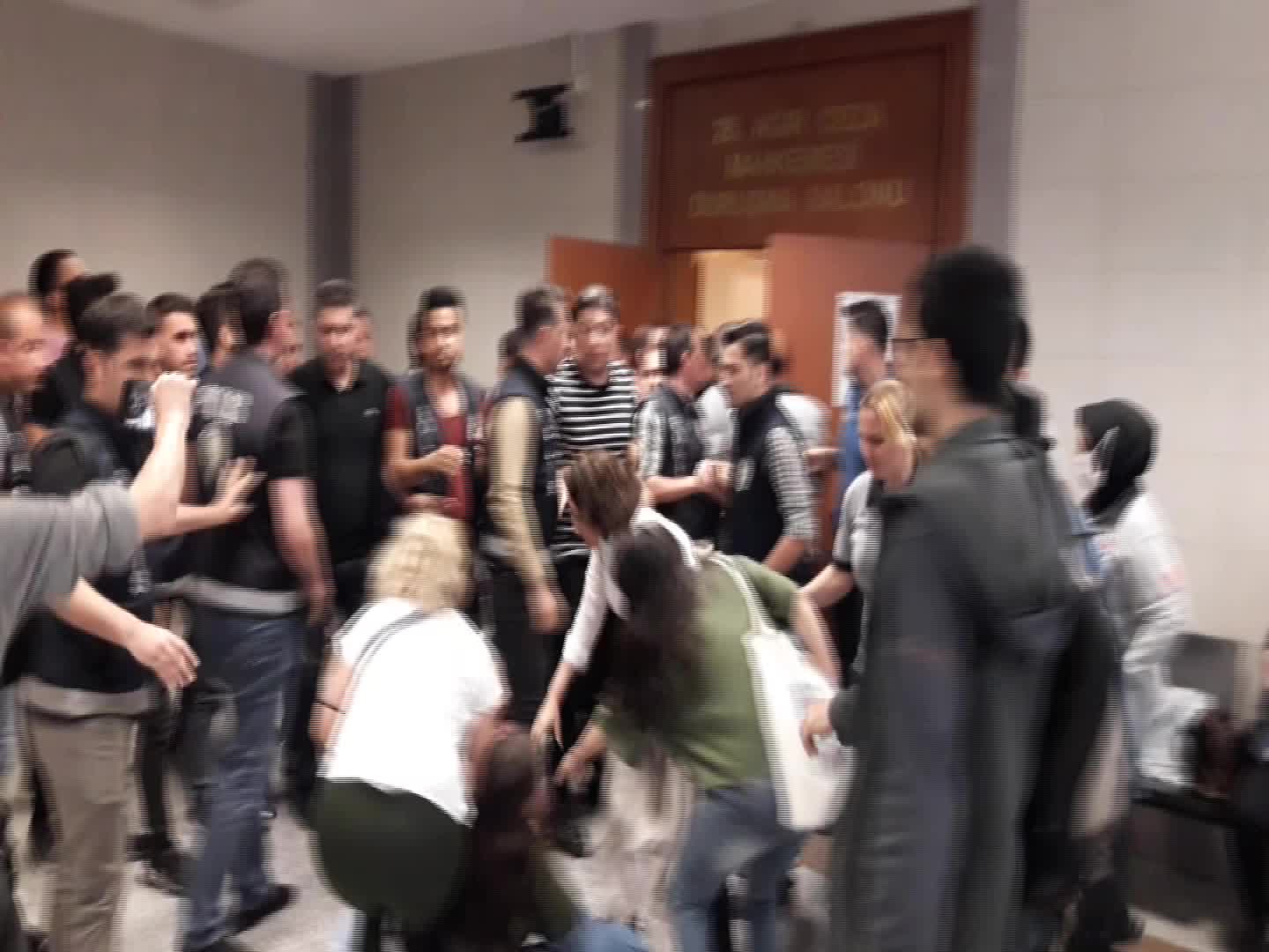 NURİYE GÜLMEN’E 10 YIL HAPİS CEZASI VERİLDİ
