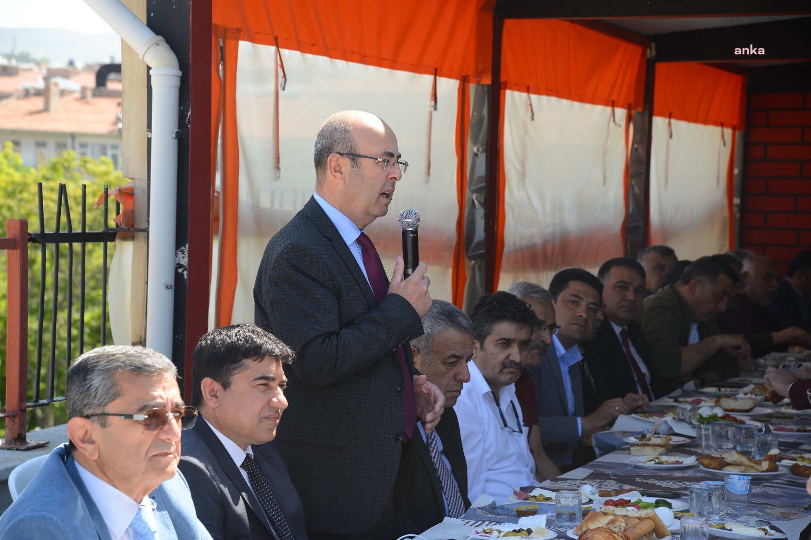 KIRŞEHİR BELEDİYE BAŞKANI EKİCİOĞLU, AHİ ÇARŞISI ESNAFIYLA KAHVALTIDA BİR ARAYA GELDİ