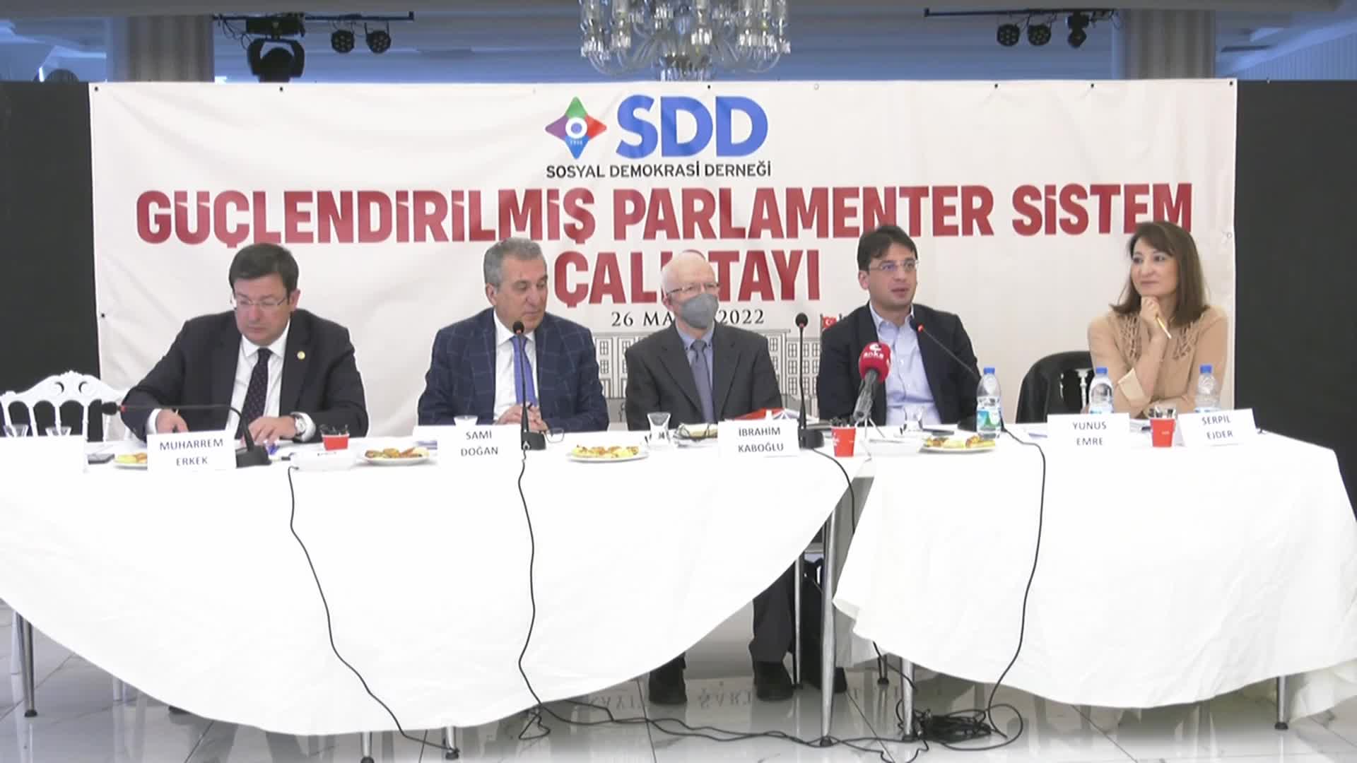 YUNUS EMRE: “ÖNÜMÜZDEKİ SEÇİMLERE ÇOK DAHA KENDİNE GÜVENEN VE GÜÇLÜ BİR ŞEKİLDE GİTTİĞİMİZİ GÖZLEMLİYORUZ”