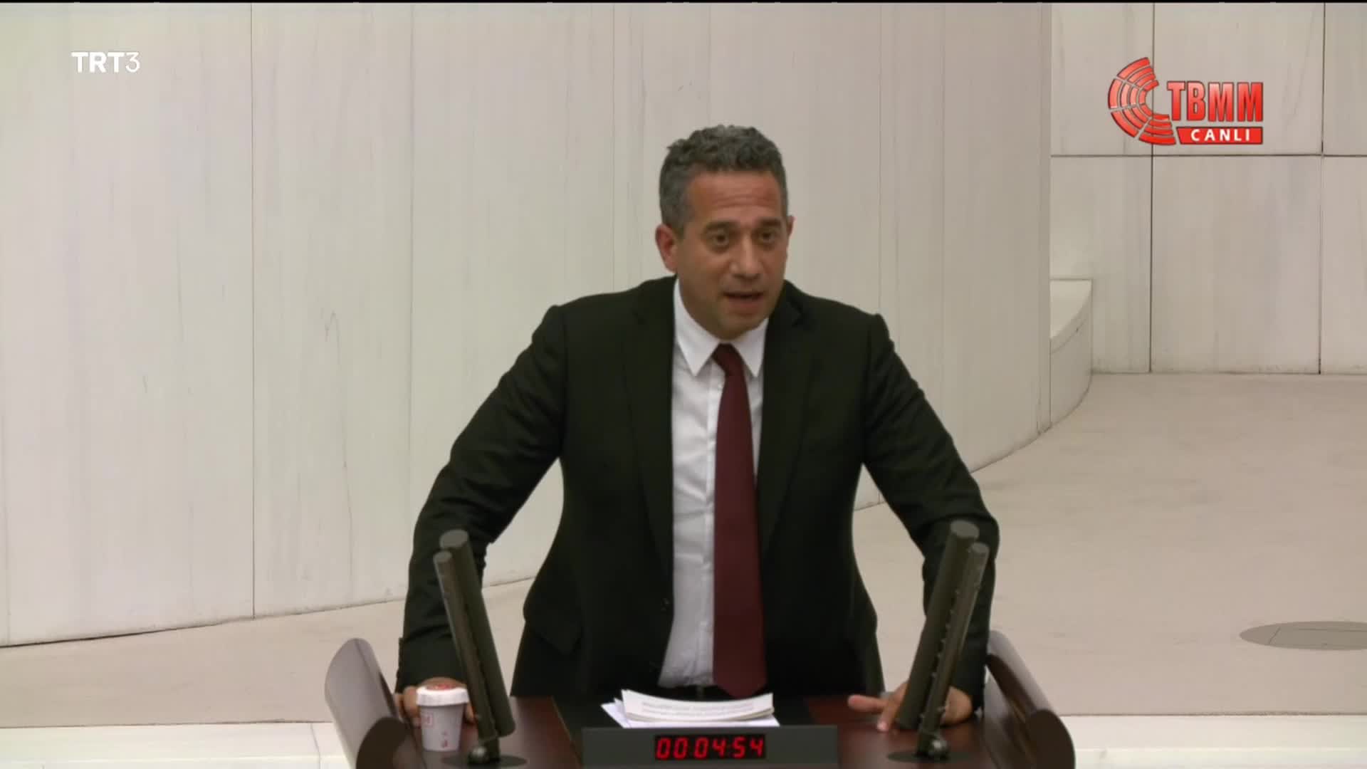 CHP'NİN 'FETÖ BORSASI' İDDİALARIYLA İLGİLİ ARAŞTIRMA ÖNERGESİ REDDEDİLDİ. BAŞARIR: "PABLO ESCOBAR'A RAHMET OKUTUYORSUNUZ"