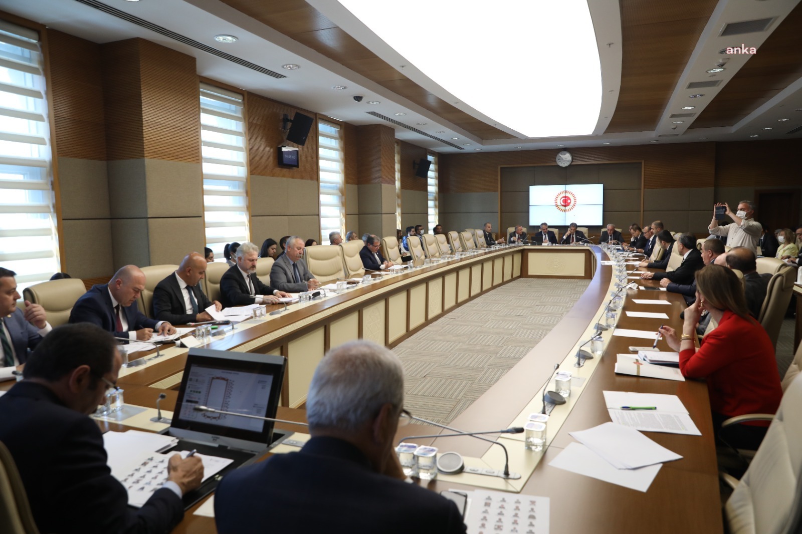 CHP'DEN ÇEVRE KANUNUNA ŞERH: "AMAÇ, ATIĞI DEPOZİTO SİSTEMİYLE ÖNLEMEK DEĞİL YILLIK 20 MİLYAR TL RANTIN NASIL DAĞITILACAĞININ HESABI"