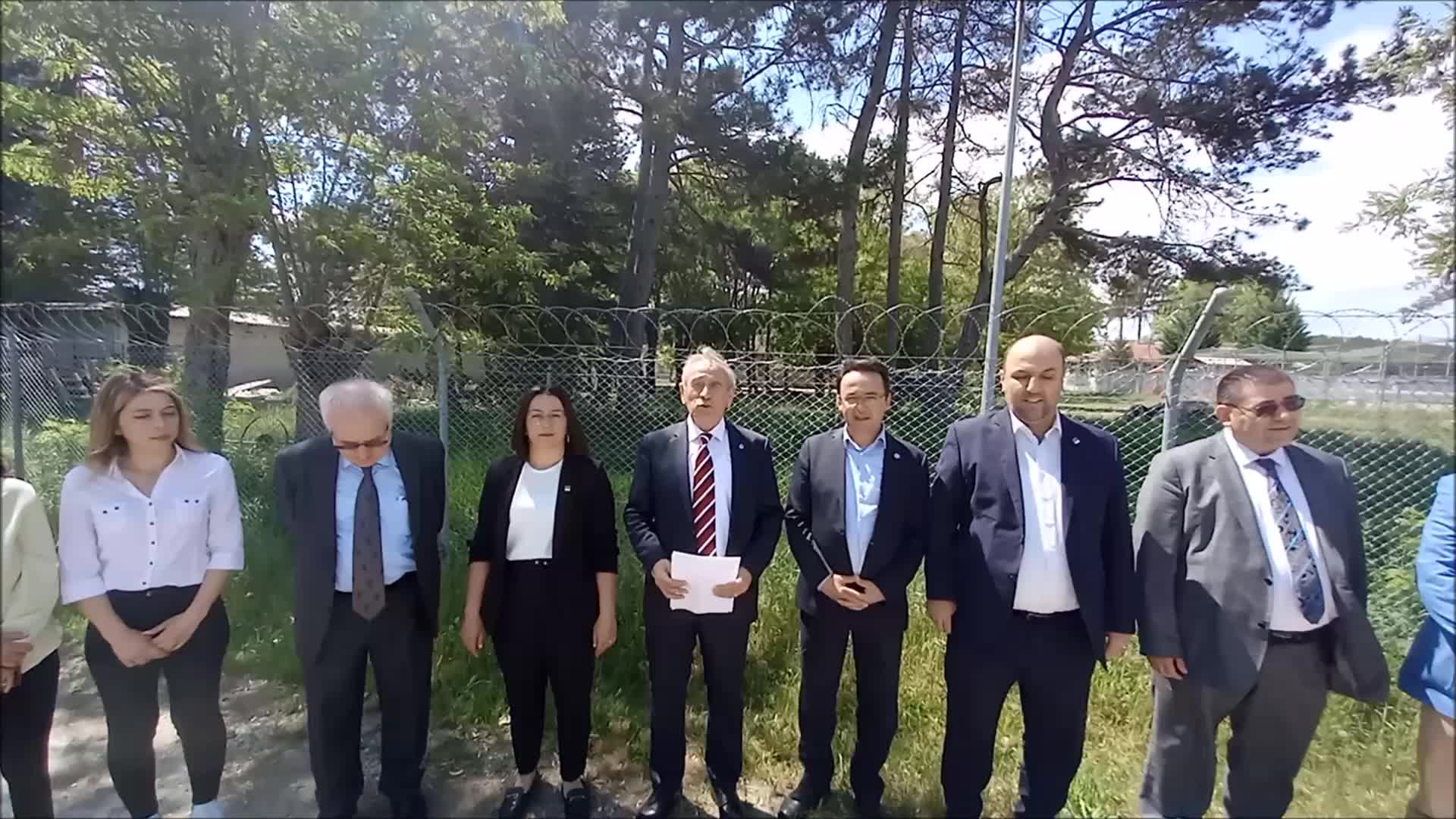YILDIRIM KAYA, GÖLKÖY KÖY ENSTİTÜSÜ’NÜ ZİYARET ETTİ: “ELİNİZDEKİ PARAYI BEŞLİ ÇETEYE PEŞKEŞ ÇEKMEYİ BIRAKIN, ÖĞRENCİLERİN İHTİYACI OLAN OKULLARI YAPIN”