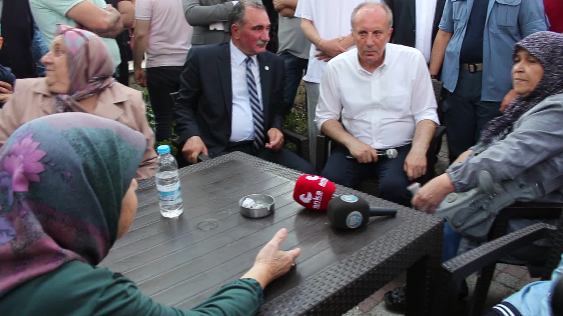 MUHARREM İNCE’NİN BOZÜYÜK’TE DİNLEDİĞİ VATANDAŞ: “DÜN ÇAY ALDIM, 39 LİRAYA ALIRDIM, 76 LİRAYA ALDIM”