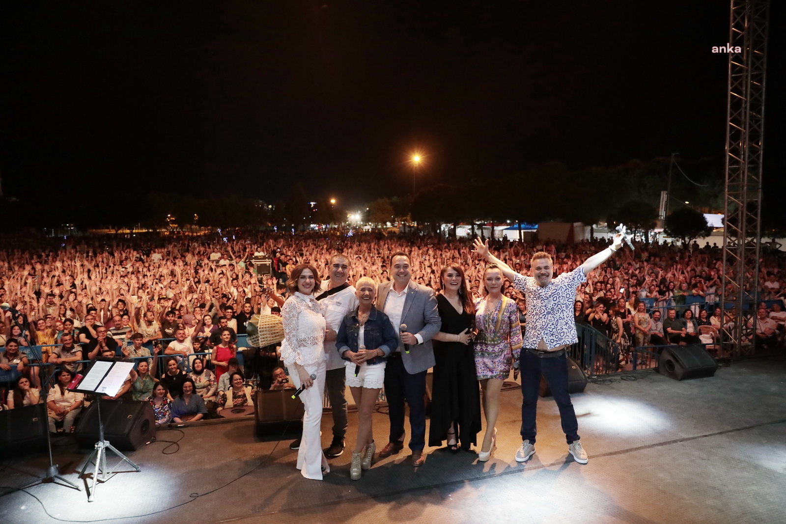 ÇAĞLAK FESTİVALİ’NDE ŞİMDİ 90’LAR RÜZGARI