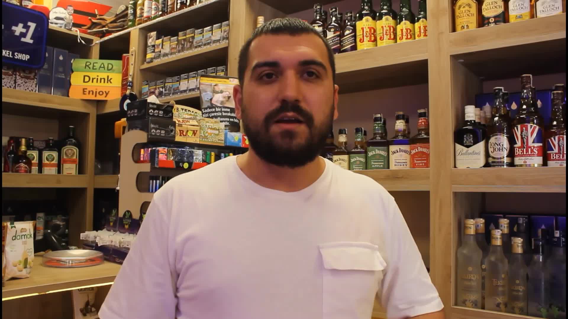 KOCAELİ’DE TEKEL BAYİLERİNİN ZAM TEPKİSİ: “ARTIK PARA KAZANAMIYORUZ VE BATMAYA DOĞRU GİDİYORUZ”